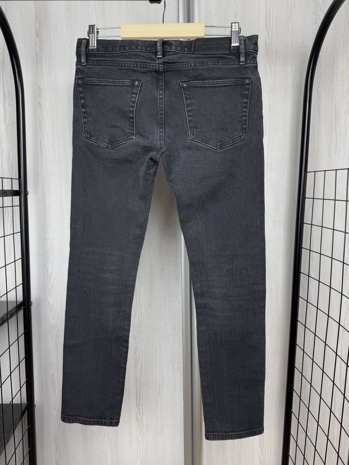 Burberry Burberry London England Skinny Fit grey stretchy denim jeans Size US 31 - 6 Thumbnail