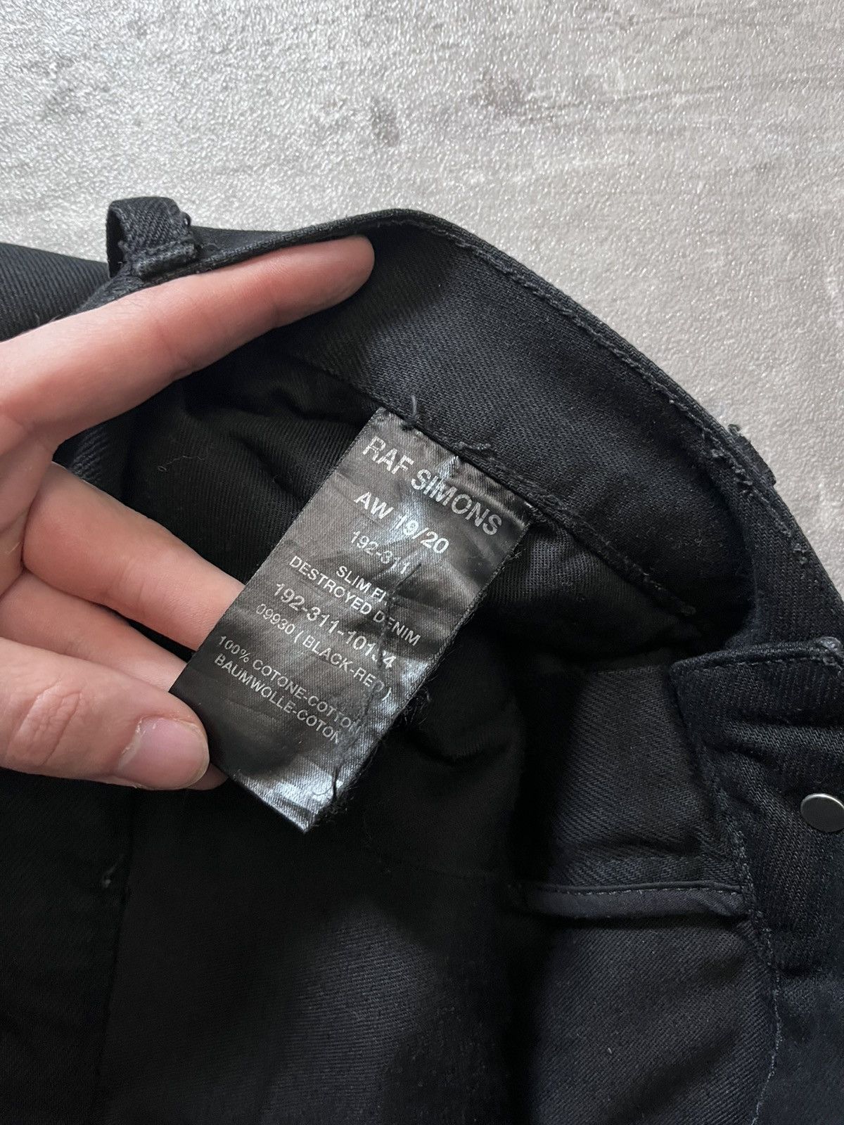 Raf Simons Raf Simons A/W 19 destroyed denim black red jeans rare Size US 32 / EU 48 - 14 Thumbnail