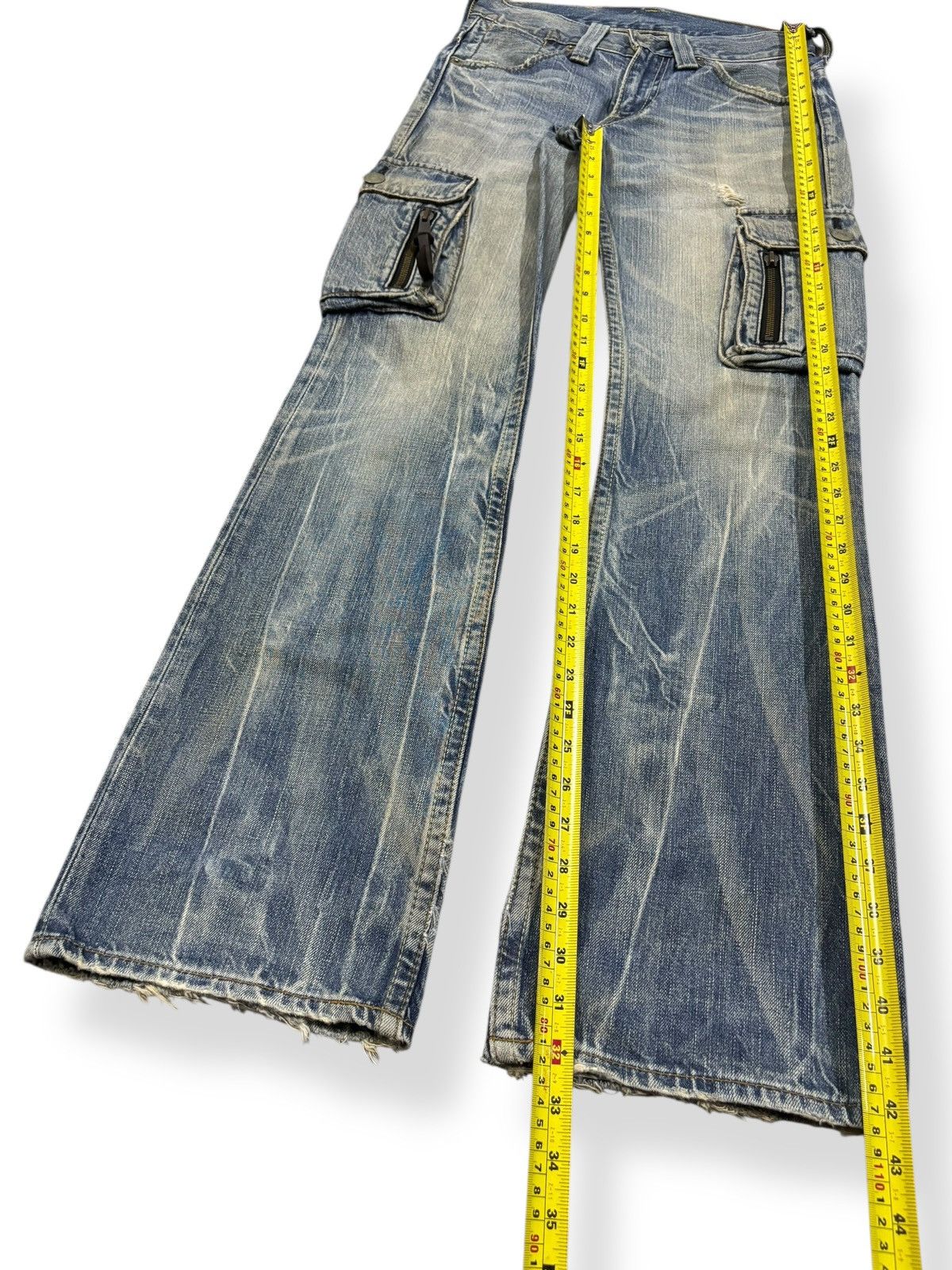 Levi's Vintage Levis 507 Cracked Wash Flare Distressed Cargo Jeans Size US 29 - 15 Thumbnail