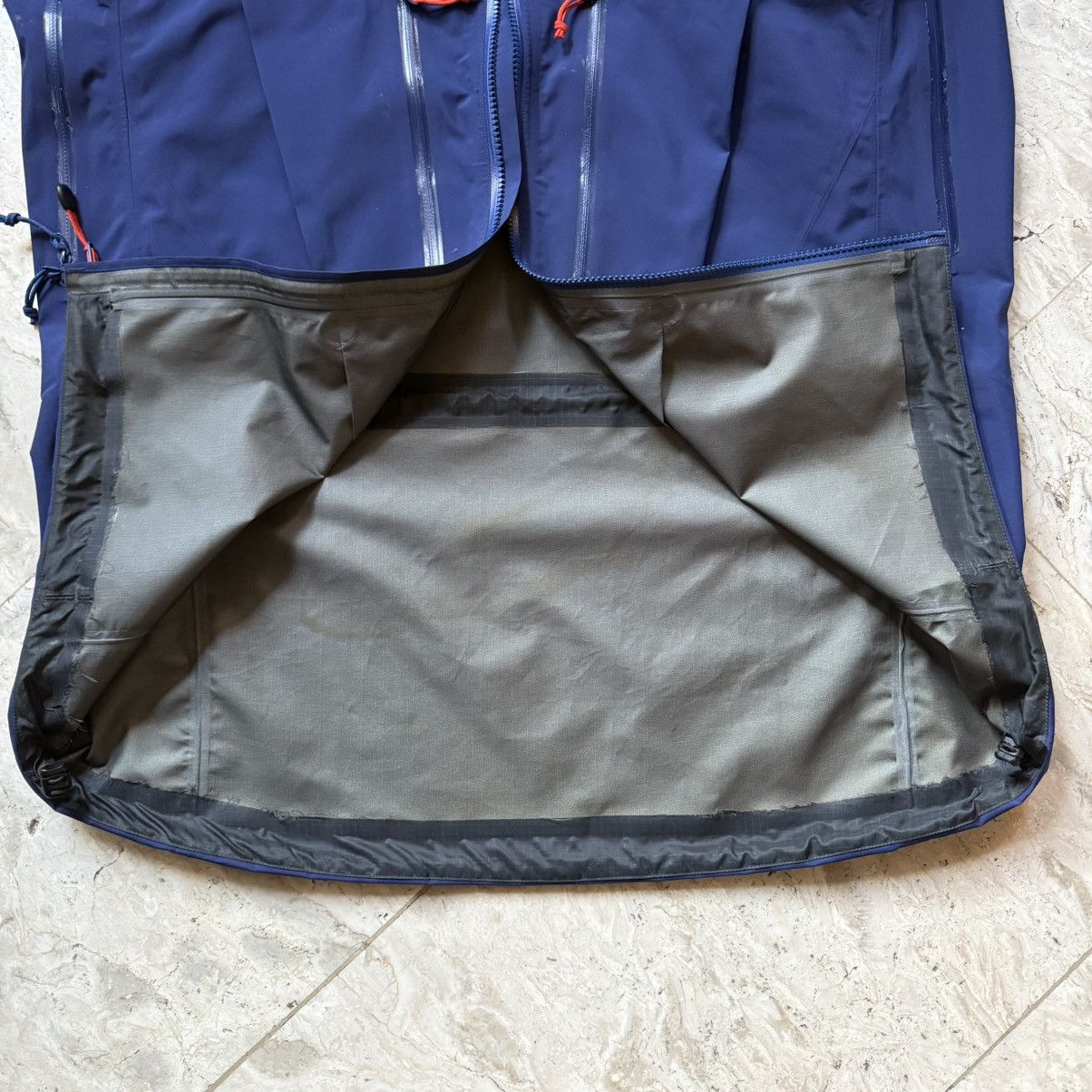 Arc'teryx Arc’teryx Alpha SV Goretex Size US L / EU 52-54 / 3 - 6 Thumbnail