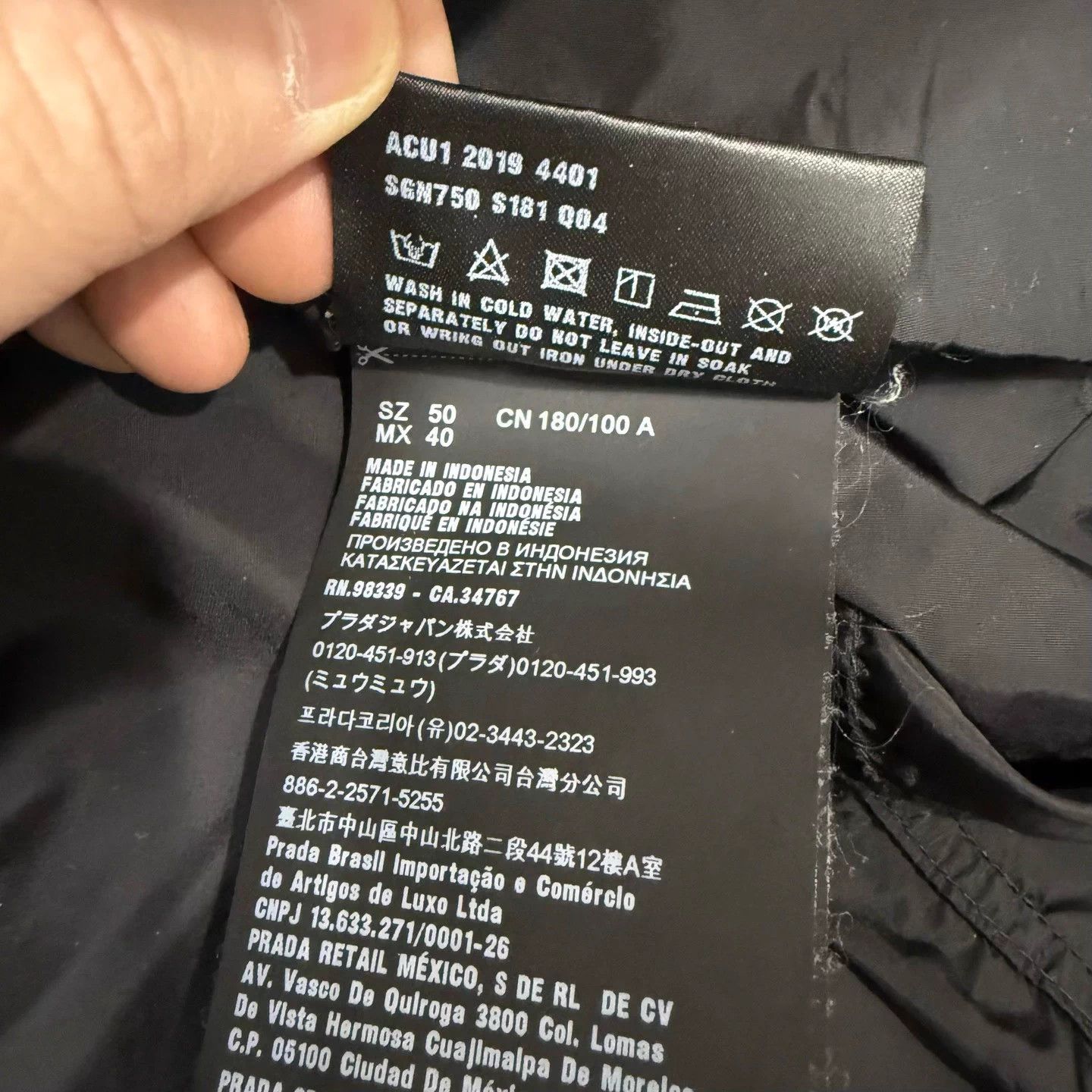 Prada Prada black nylon puffer jacket 50 mint Size US M / EU 48-50 / 2 - 5 Thumbnail