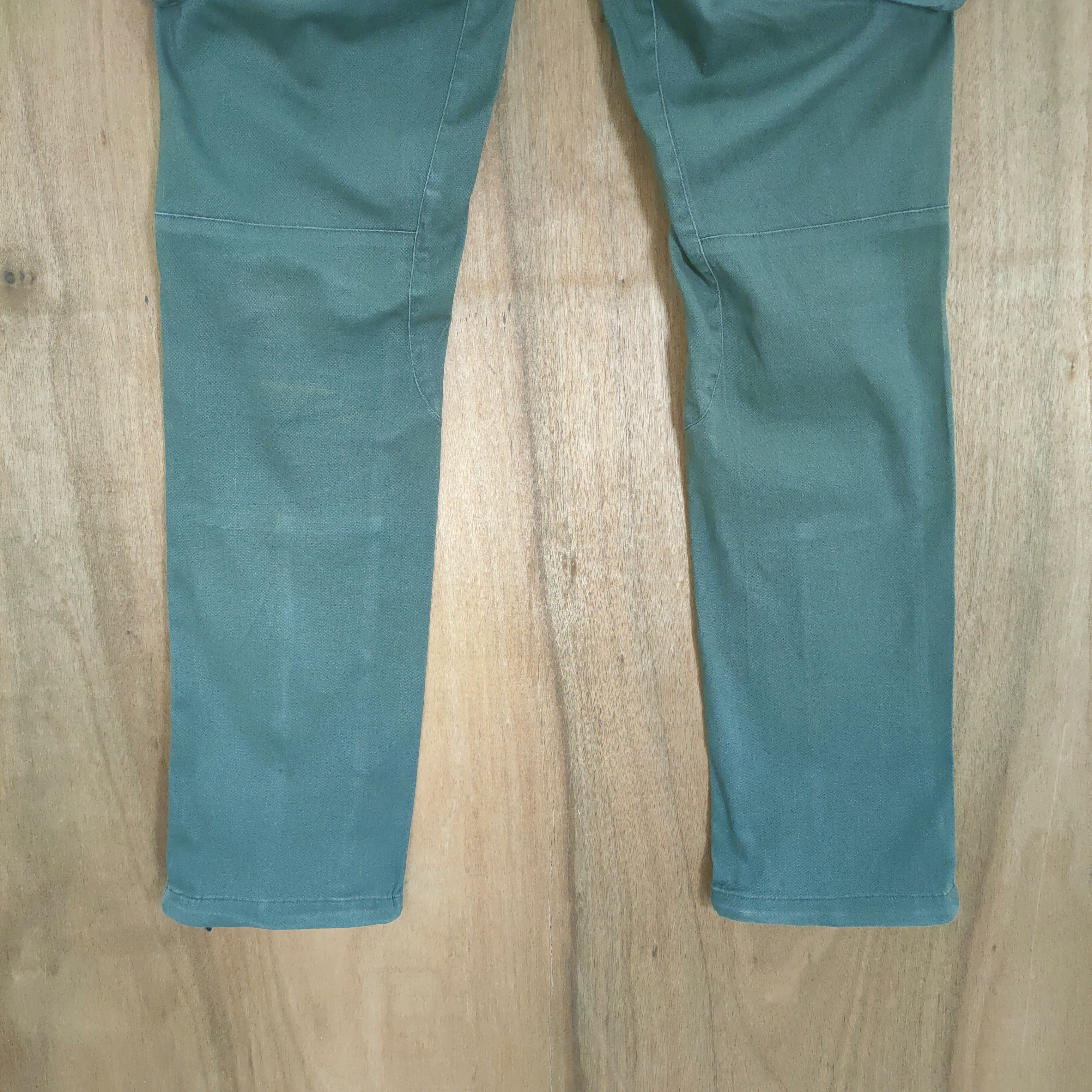 Armani Exchange VINTAGE ARMANI BONDAGE CARGO PANTS Size US 32 / EU 48 - 10 Thumbnail
