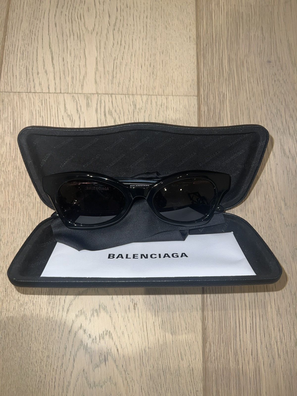 Balenciaga BALENCIAGA Black Cat-Eye Sunglasses Size ONE SIZE - 6 Thumbnail