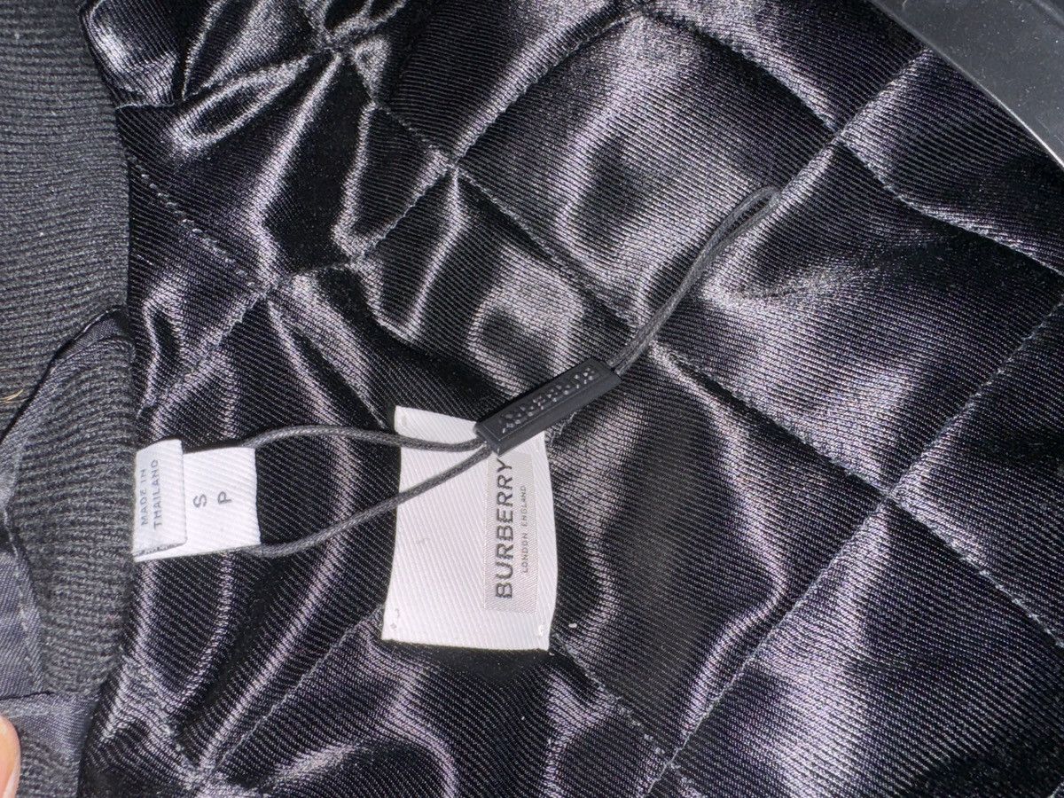 Burberry BURBERRY VARSITY BOMBER JACKET Size US S / EU 44-46 / 1 - 3 Thumbnail