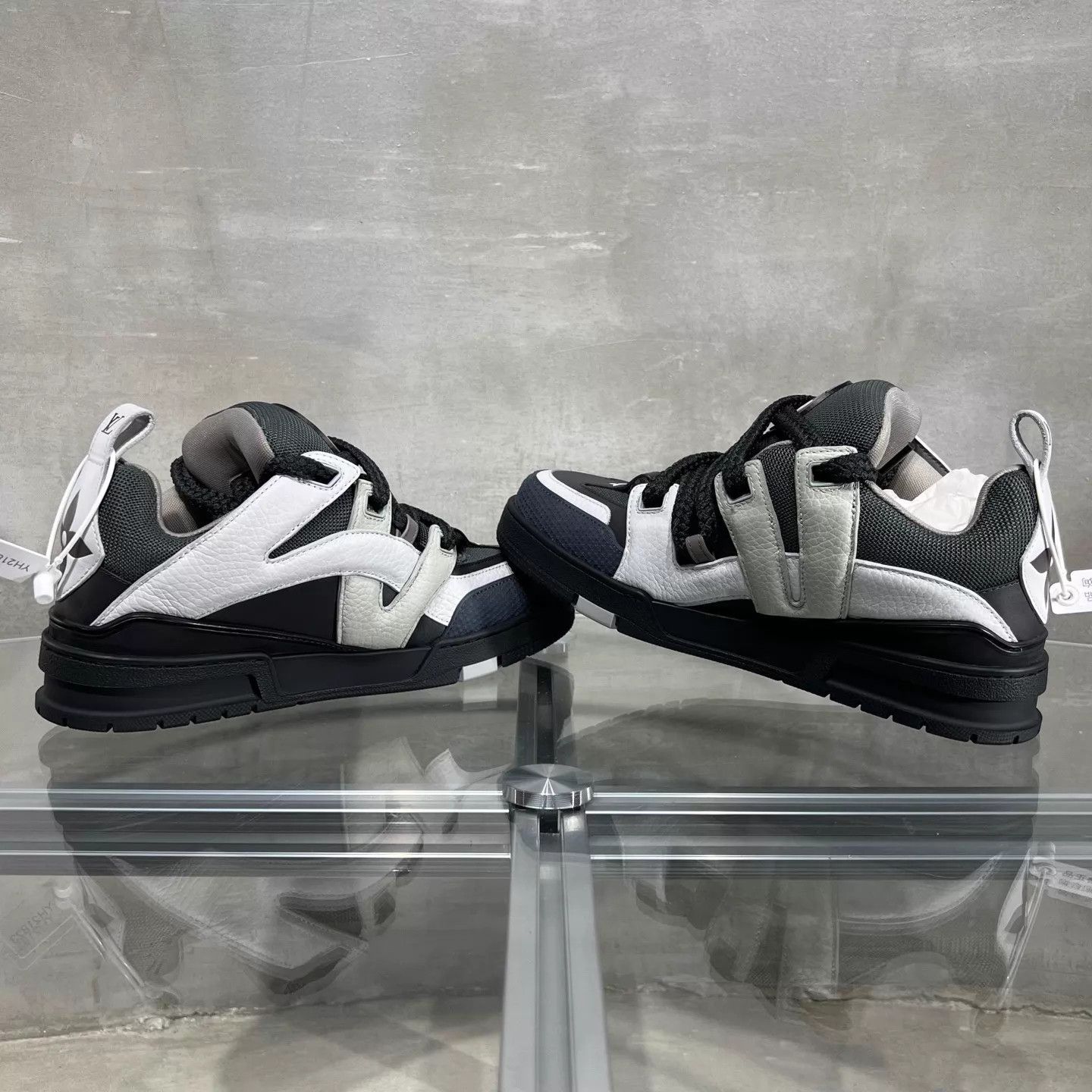 Louis Vuitton LV SKATE Black Grey UK7 Size US 9.5 / IT 39.5 - 4 Thumbnail