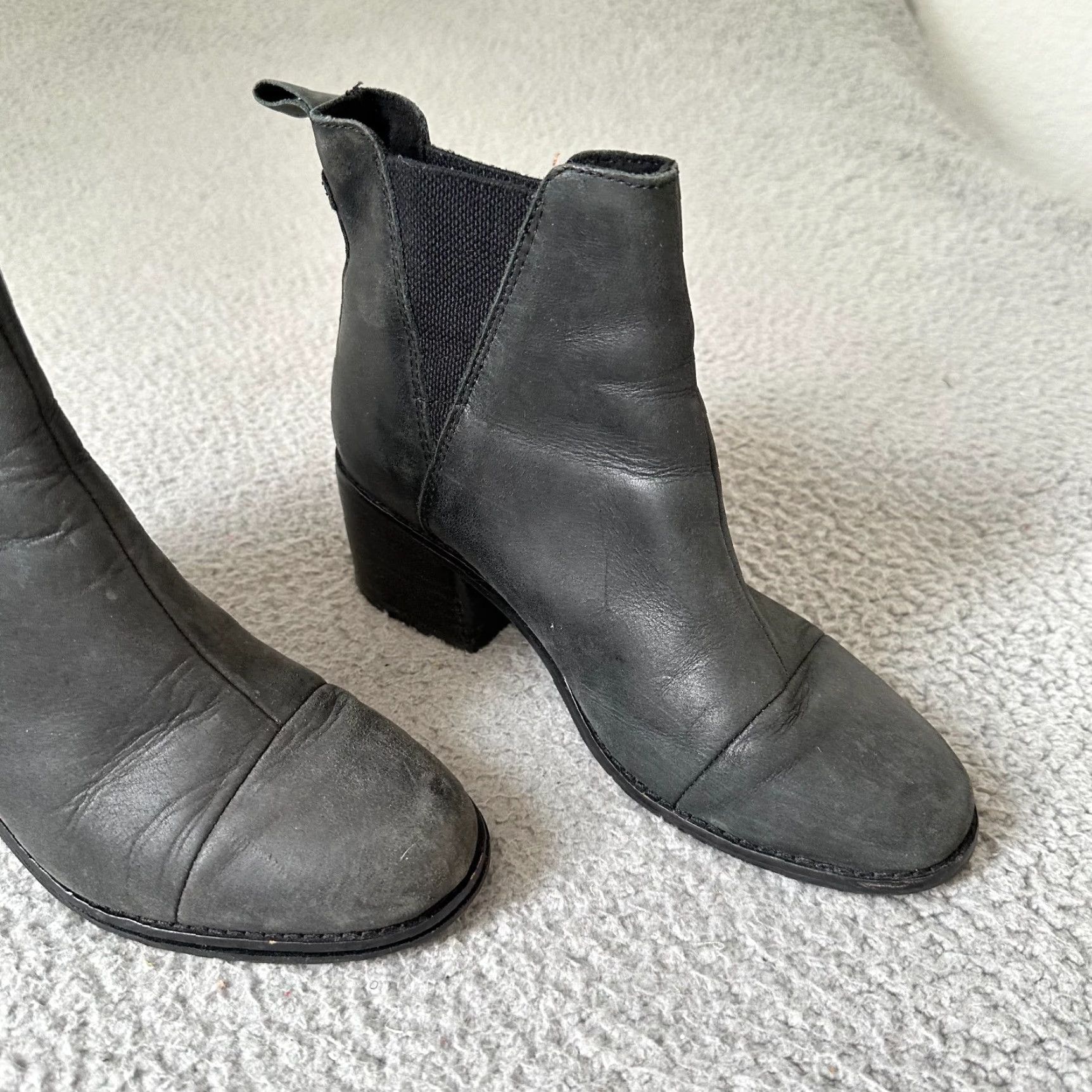 Toms VINTAGE TOMS Boots Womens 6 Black Leather Soft Heels Casual 90s Boots Womens Girls Size US 6 / IT 36 - 3 Thumbnail