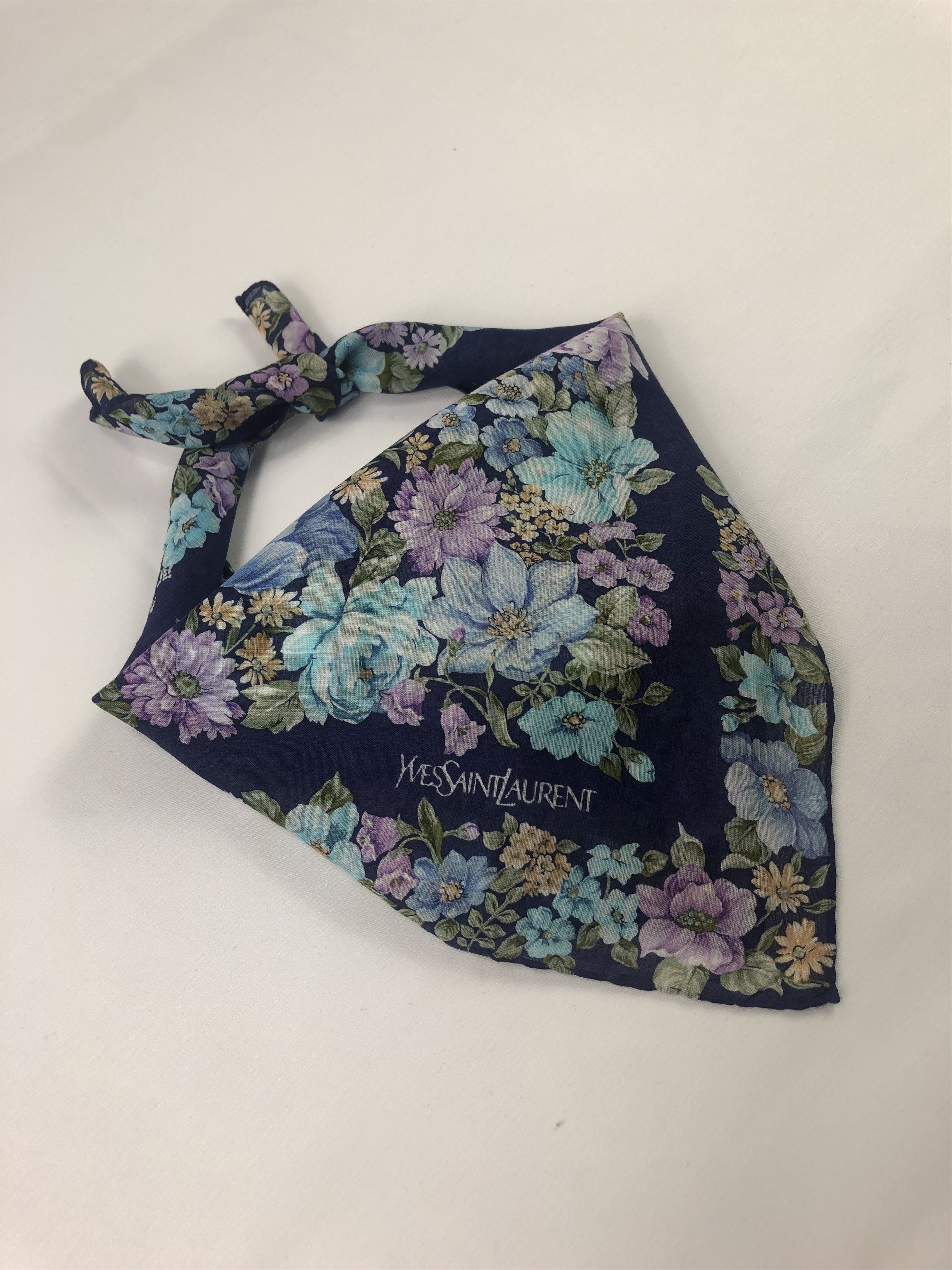 Yves Saint Laurent Yves Saint Laurent Handkerchief / Bandana / Neckerchief Size ONE SIZE - 1 Thumbnail