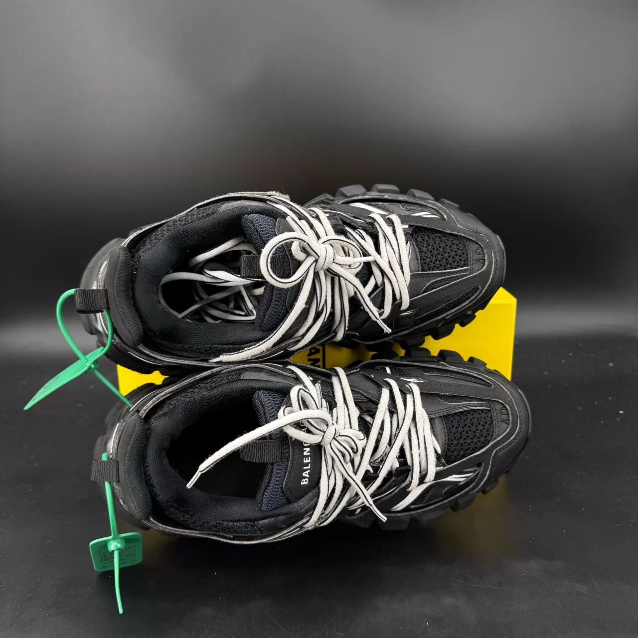 Balenciaga Balenciaga Track Black & White Sneakers Size 40 Size US 7 / EU 40 - 7 Thumbnail