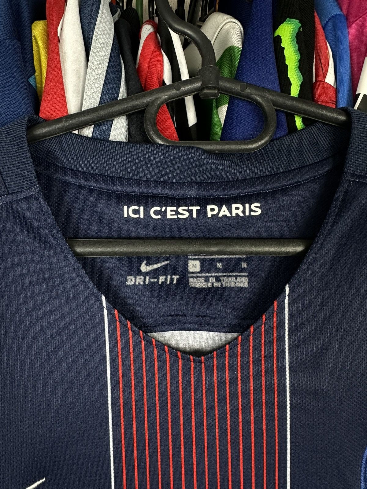 Nike PARIS SAINT GERMAIN 2016 FOOTBALL SHIRT SOCCER JERSEY NIKE Size US M / EU 48-50 / 2 - 5 Thumbnail