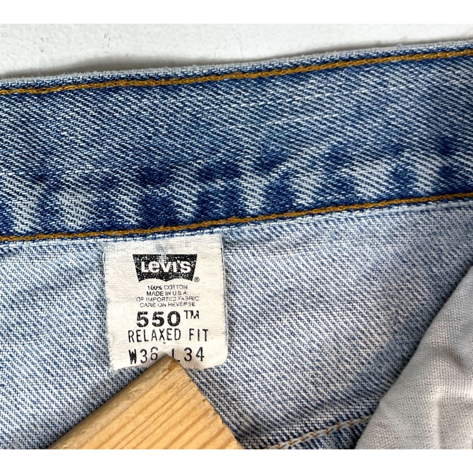 Levi's VINTAGE Levi's 550 Jeans Relaxed Fit Men’s Jeans Blue 34x33 5-Pocket Denim Made in USA Men’s Vintage Relaxed Fit Jeans Size US 34 / EU 50 - 7 Thumbnail
