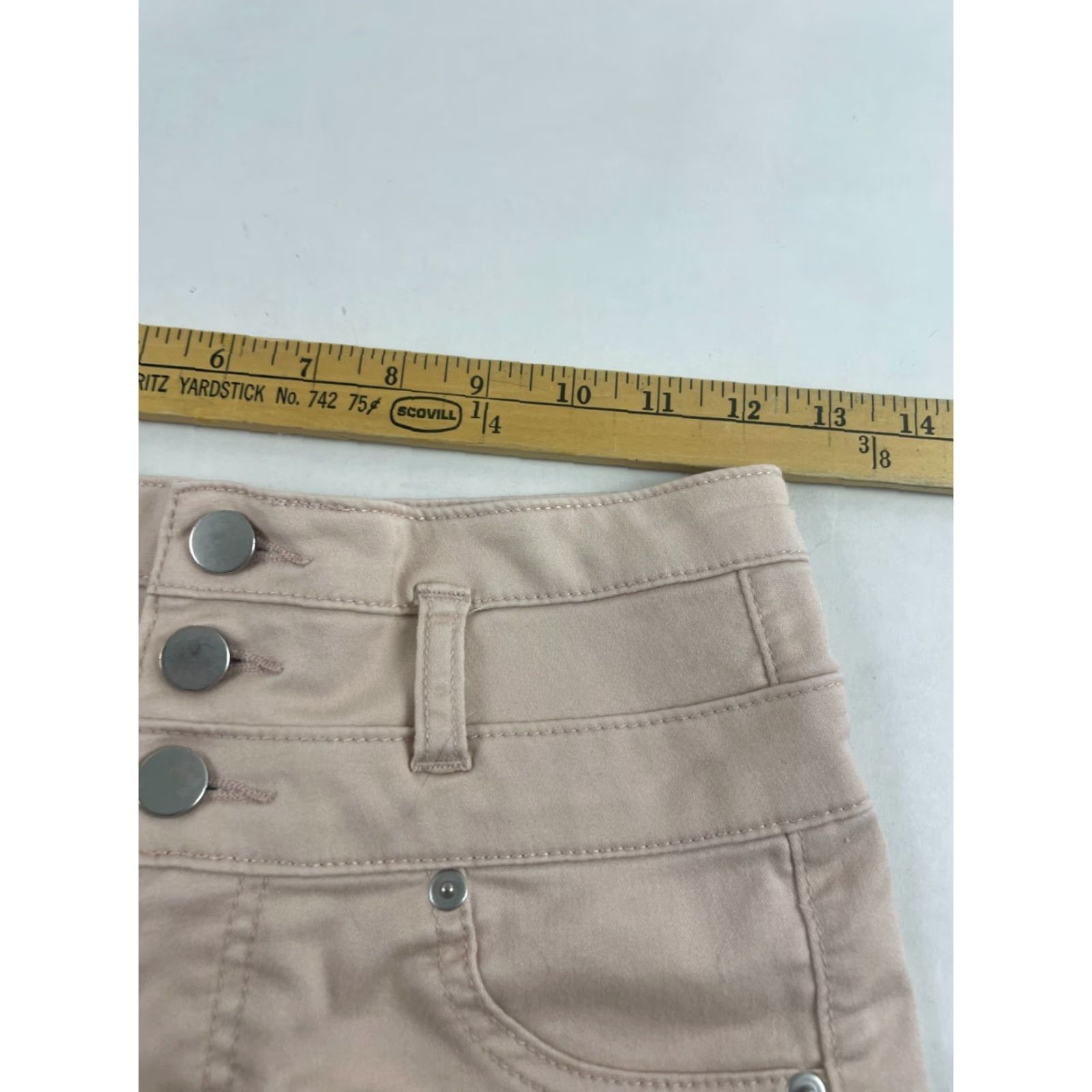 Vintage Xhilaration Shorts Women's Size 0 Peach Mid Rise Tri-Buttoned Pockets Size 42" / US 20 - 4 Thumbnail