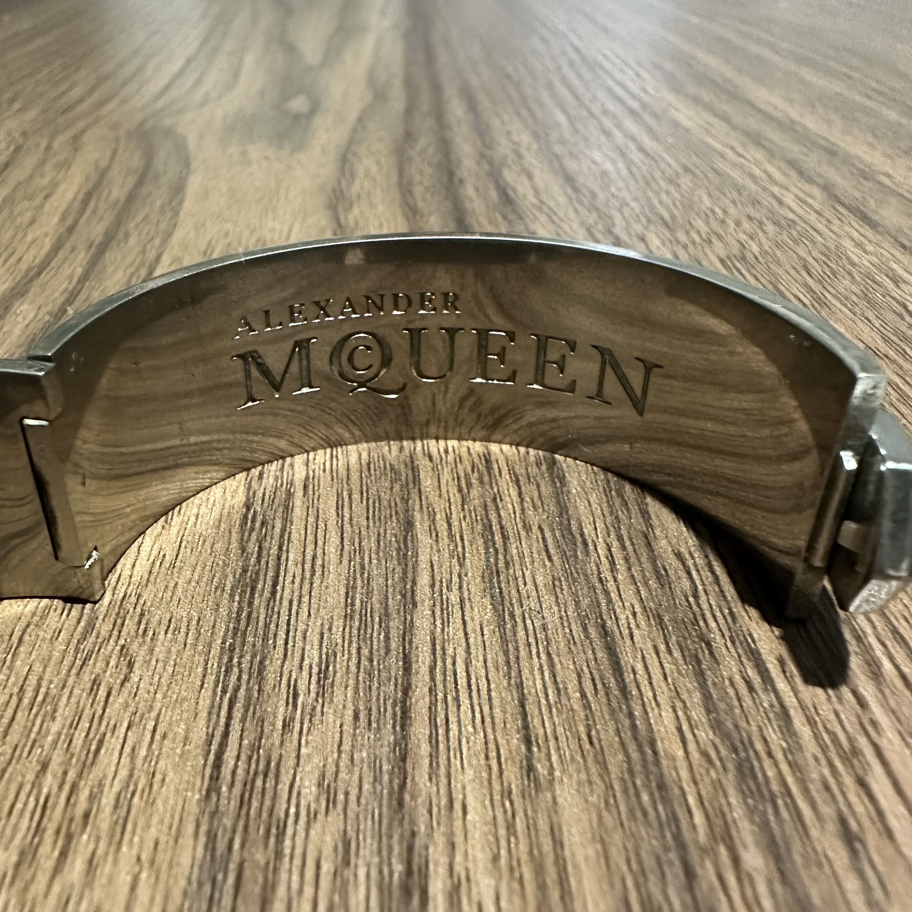 Alexander McQueen Alexander McQueen Enamel Skull Bracelet Size ONE SIZE - 4 Thumbnail