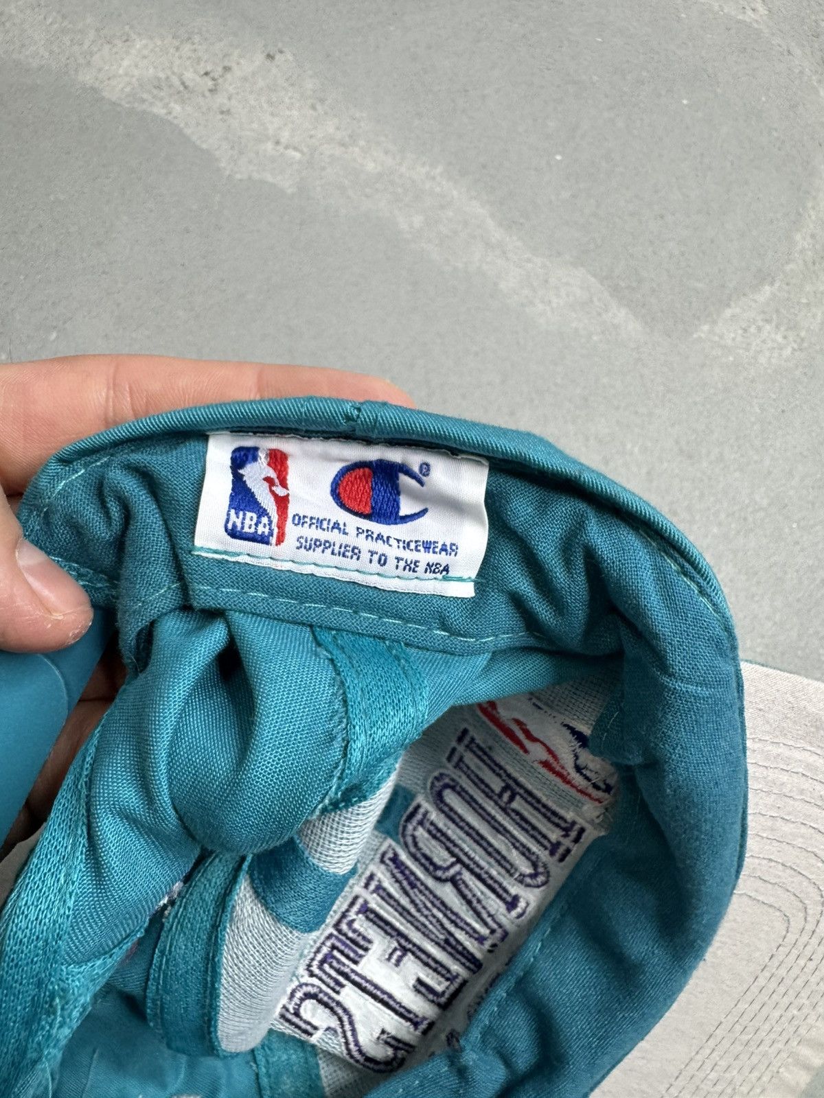 NBA Vintage cap Hornets NBA rare basketball hat wasp Size ONE SIZE - 4 Thumbnail