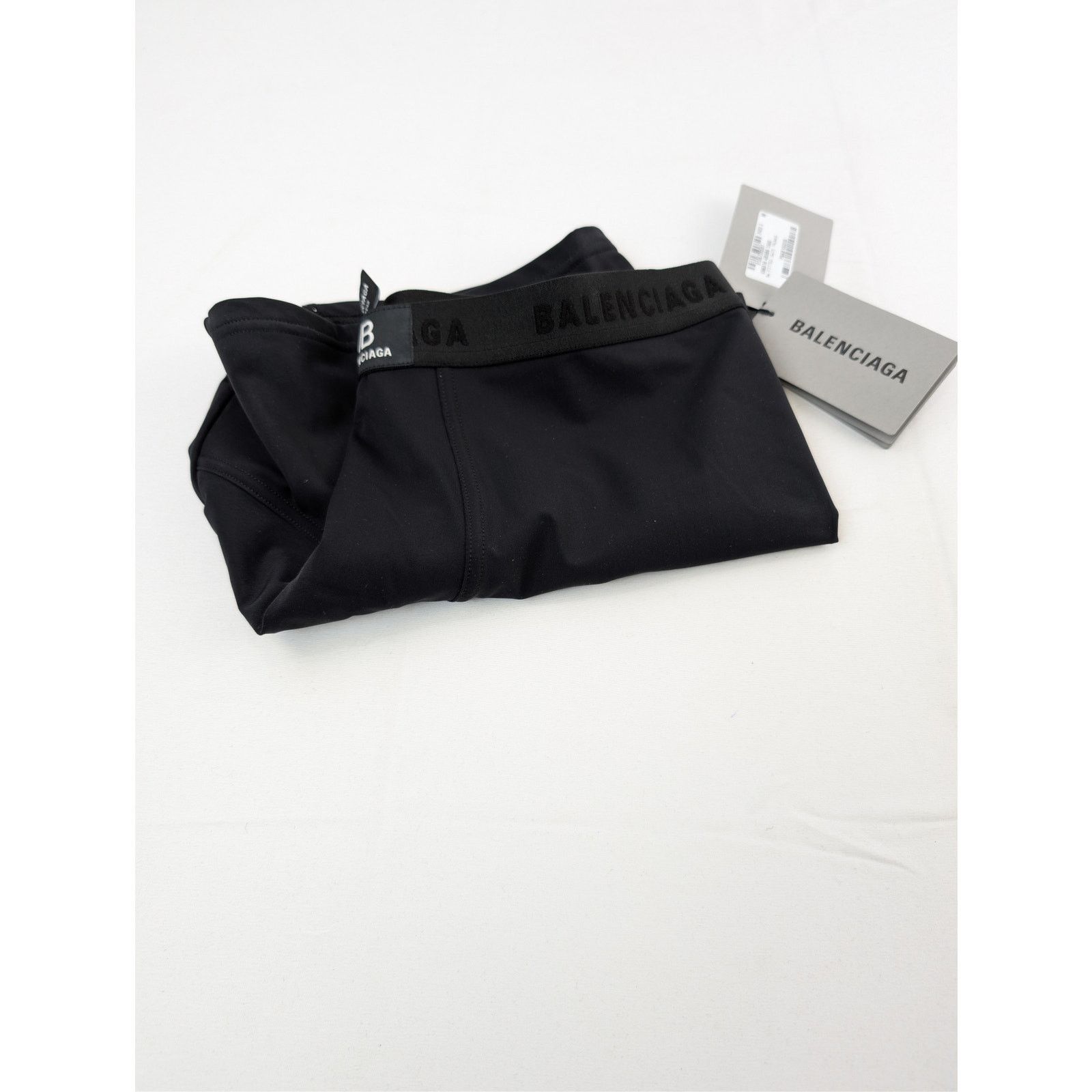 Balenciaga o1rshd1 Size: M / Swimwear Fitted Swim Trunks Short in Black Size US 32 / EU 48 - 15 Thumbnail
