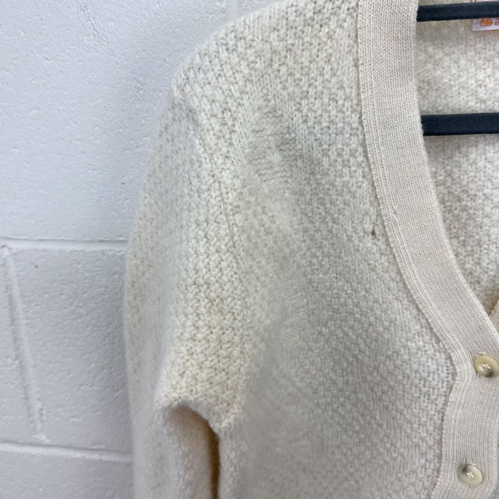 Pendleton VINTAGE Pendleton Women's V Neck Cardigan Sweater 100% Pure Virgin Wool Sz M Ivory 1970s Secretary/Geek Mens? Size M / US 6-8 / IT 42-44 - 4 Thumbnail