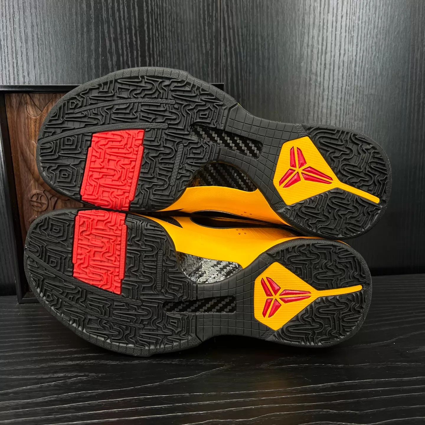 Nike Kobe 5 Bruce Lee Black/Yellow 42 Worn Once, 99 New Size US 8.5 / EU 41-42 - 6 Thumbnail