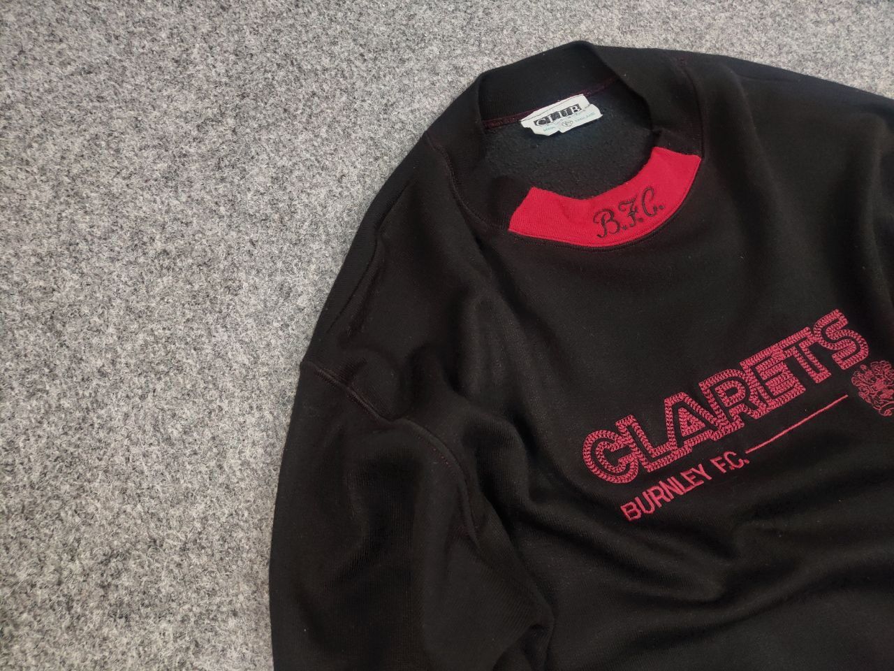 Japanese Brand Vintage Burnley football Club Authentic Clarets Sweatshirt Size US M / EU 48-50 / 2 - 7 Thumbnail
