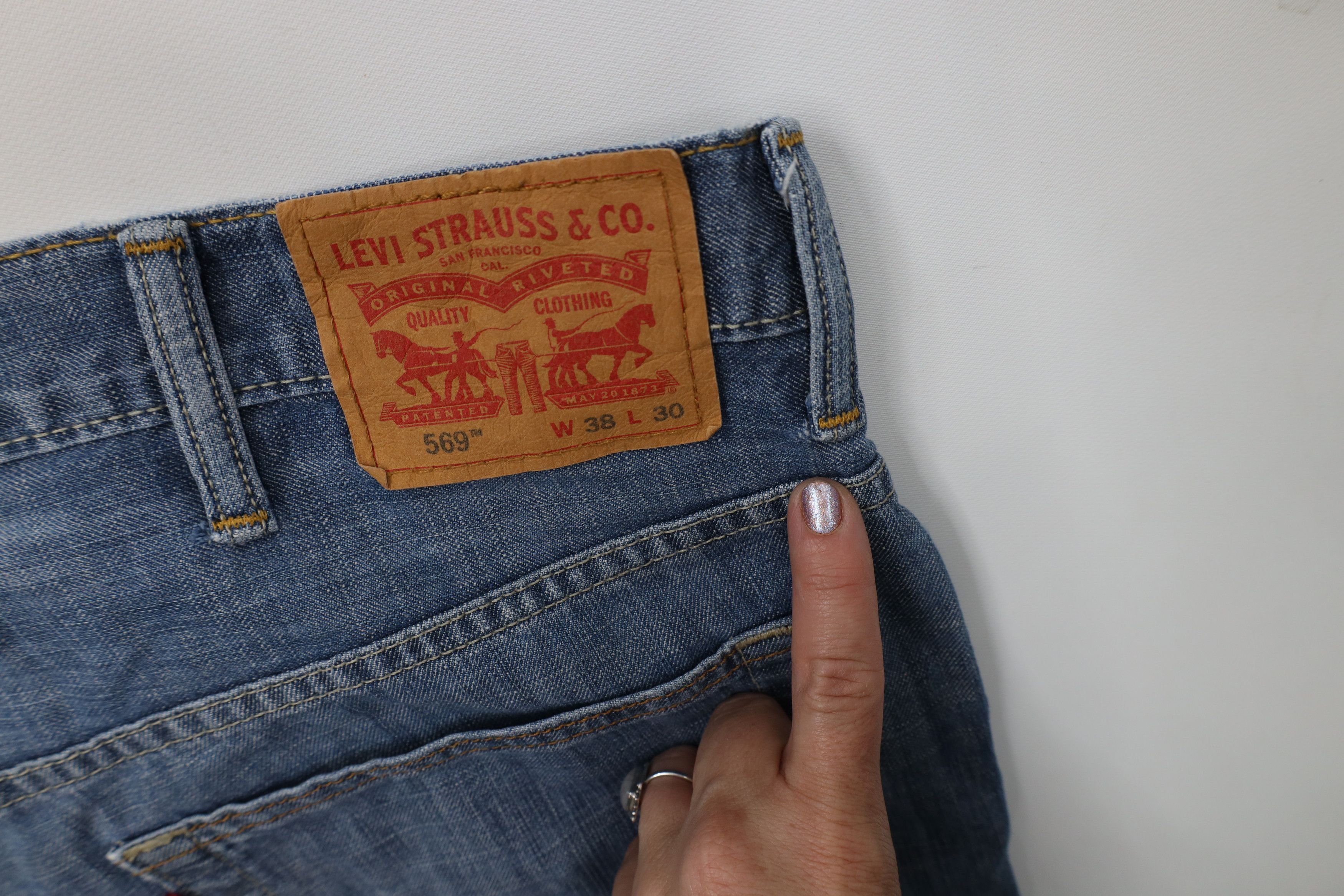 Levi's Vintage Y2K Levis 569 Fit Straight Wide Leg Denim Jeans Size US 38 / EU 54 - 13 Thumbnail