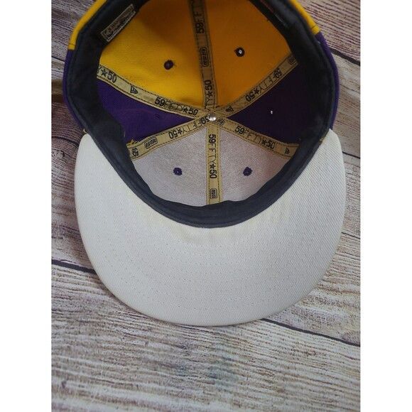 New Era Vtg New Era Los Angeles Lakers Fitted hat Size ONE SIZE - 6 Thumbnail