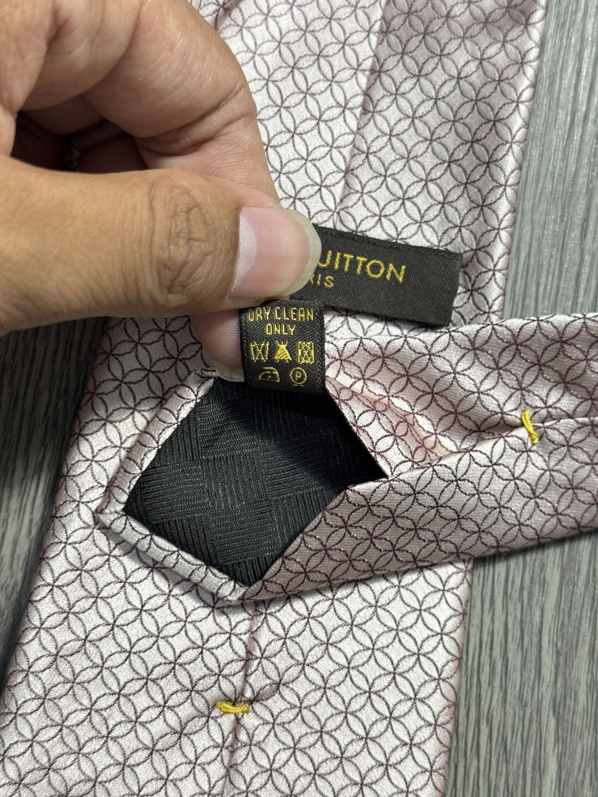 Louis Vuitton Louis Vuitton Paris Silk Tie Size ONE SIZE - 7 Thumbnail