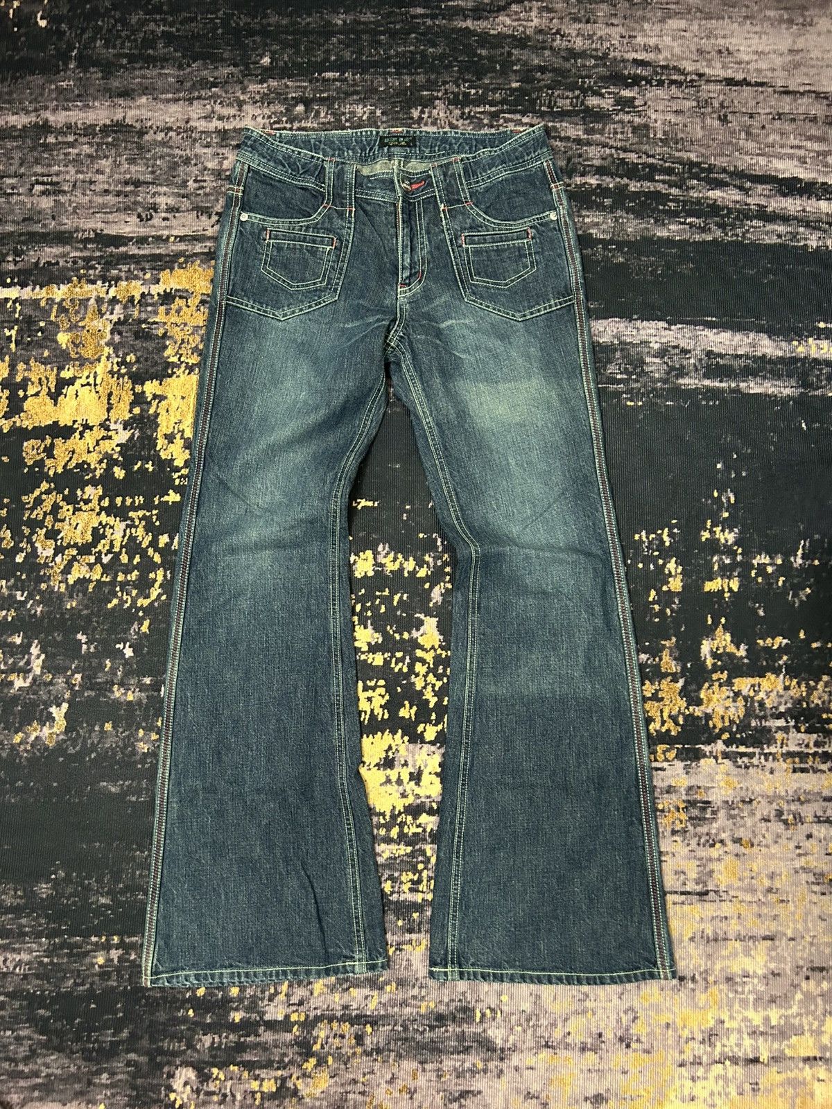 Angel Blue Vintage Angel Blue One Star Pocket Back Wash Flare Jeans Size US 29 - 3 Thumbnail
