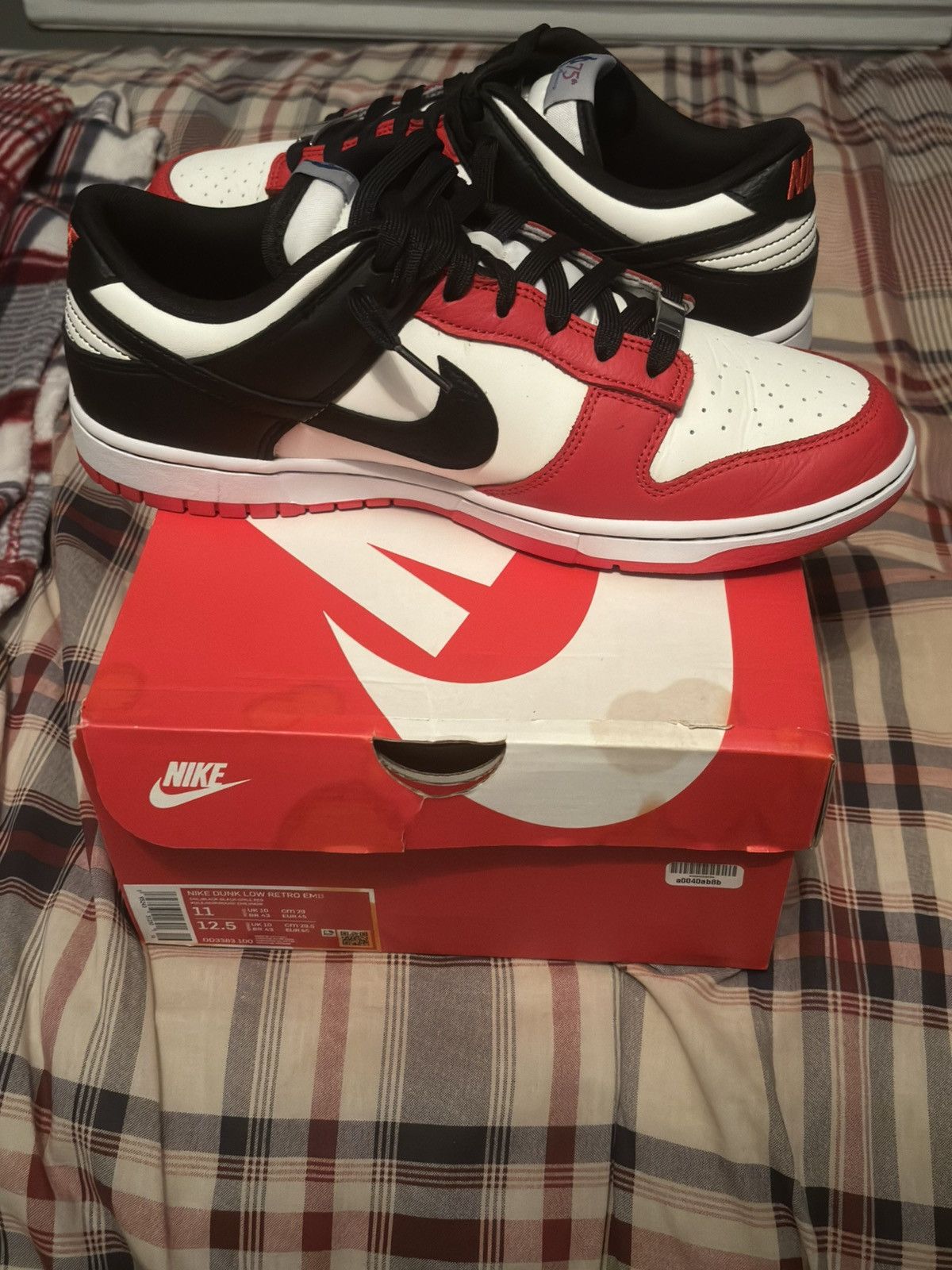 Nike NBA x Dunk Low EMB '75th Anniversary - Bulls' Size US 11 / EU 44 - 7 Thumbnail