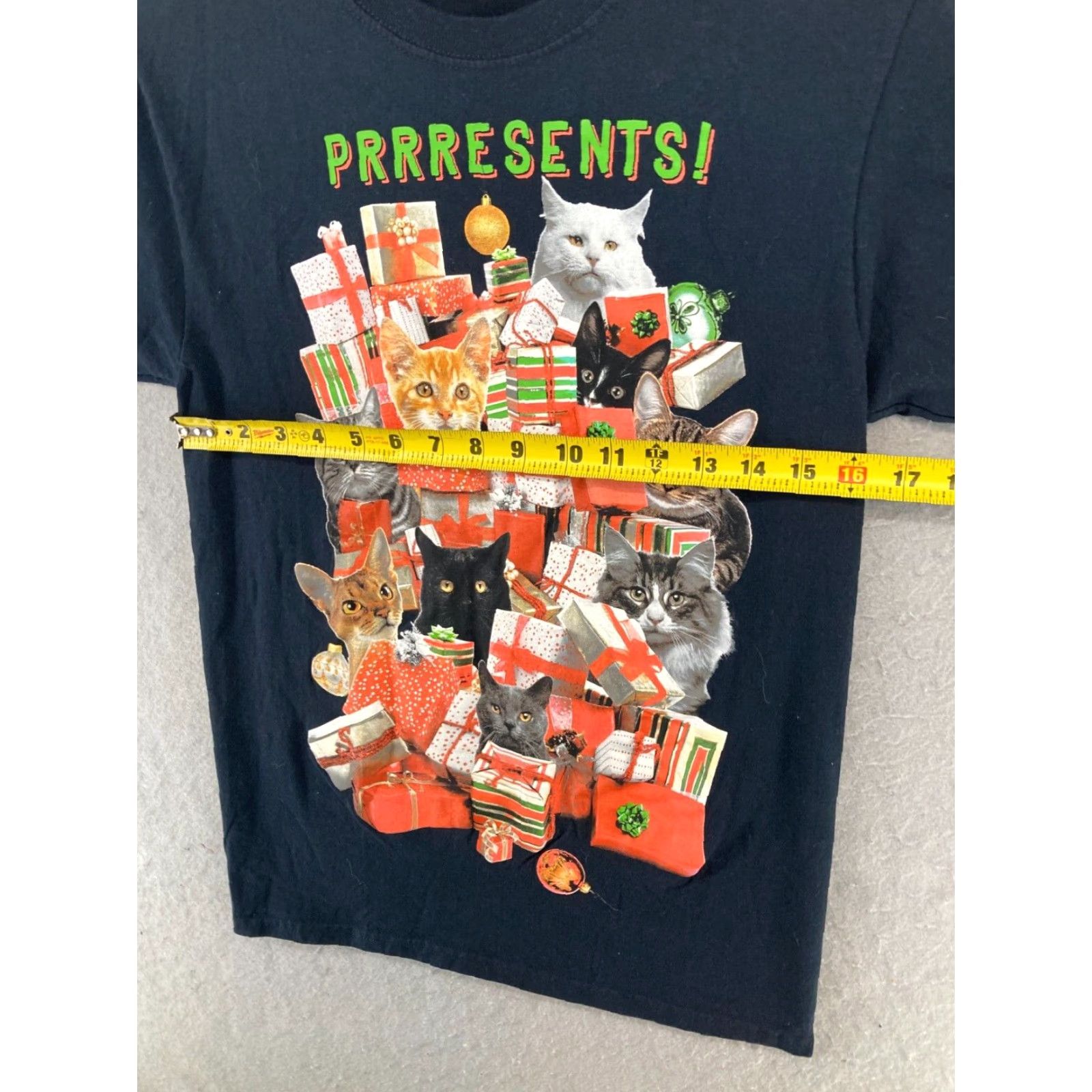 Vintage PRRRESENTS Mens TShirt Small Black Cat Christmas Funny - Shirt - Men - S - Black - Christmas - Funny Size US S / EU 44-46 / 1 - 2 Thumbnail