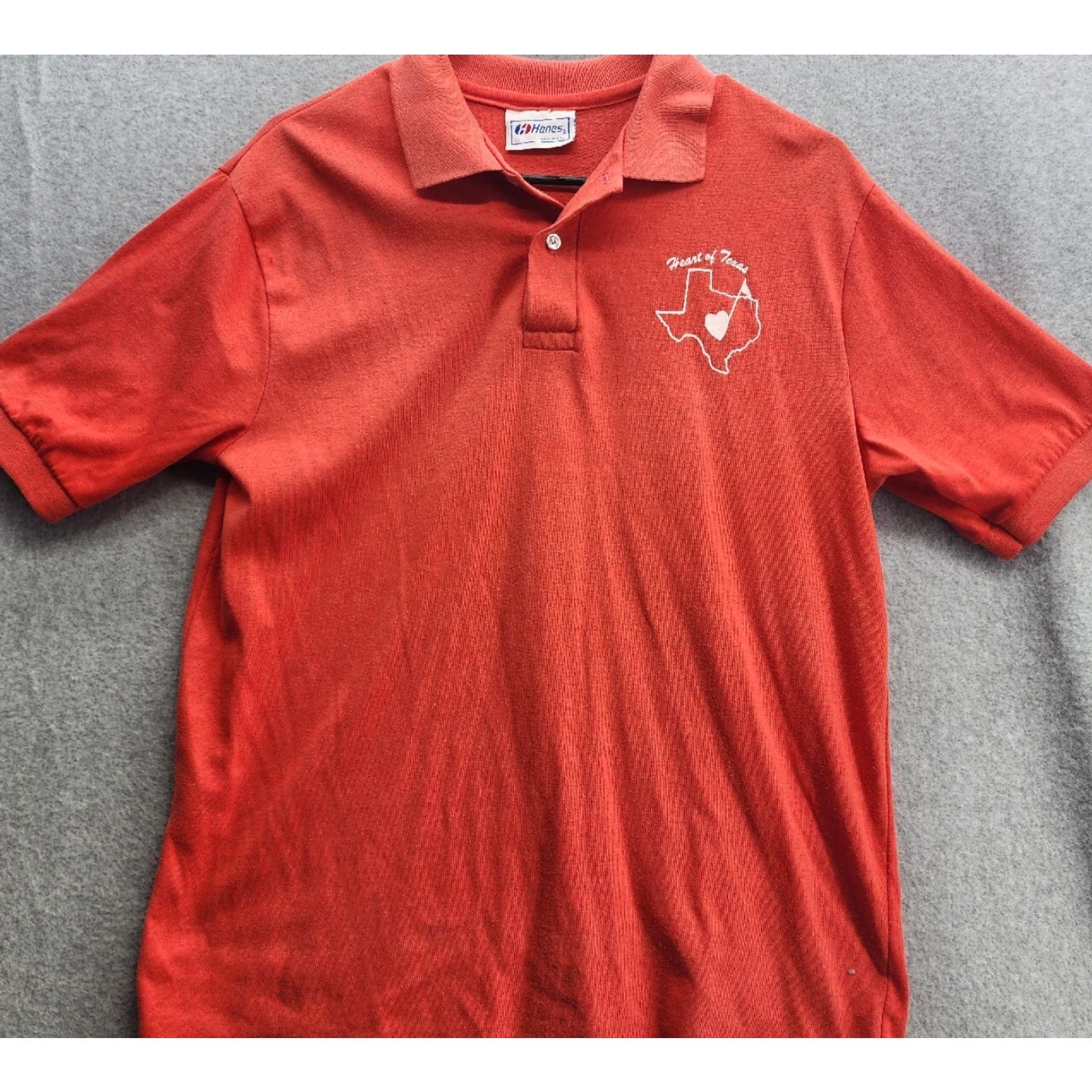 Hanes VINTAGE Hanes Polo Shirt Heart Of Texas Size Large Red Faded USA Mens Polo L Red Heart Texas 90s? Size US L / EU 52-54 / 3 - 2 Thumbnail