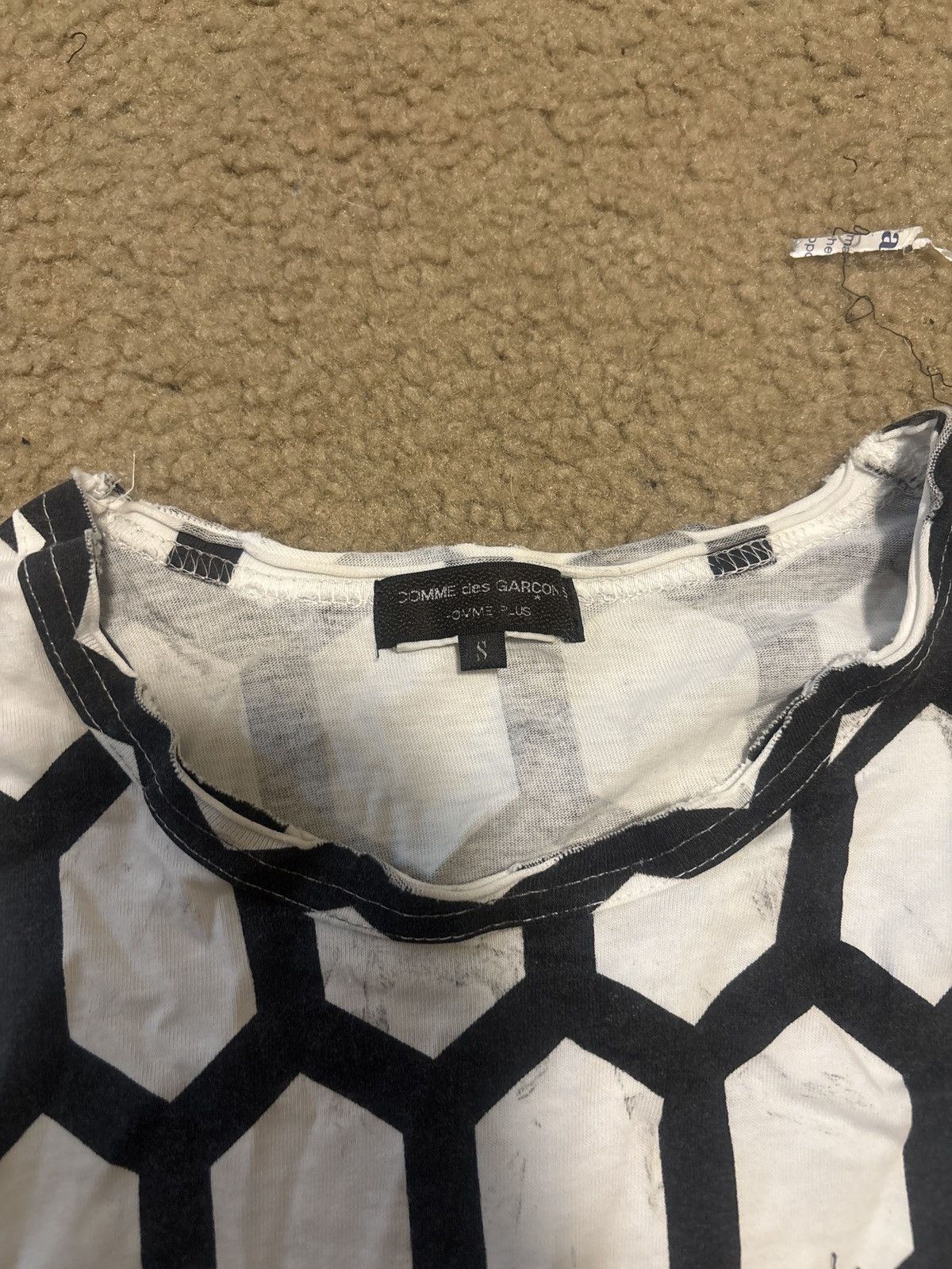 Comme des Garcons Homme Plus Comme Des Garcons Homme Plus Hexagon T-Shirt Size US S / EU 44-46 / 1 - 3 Thumbnail