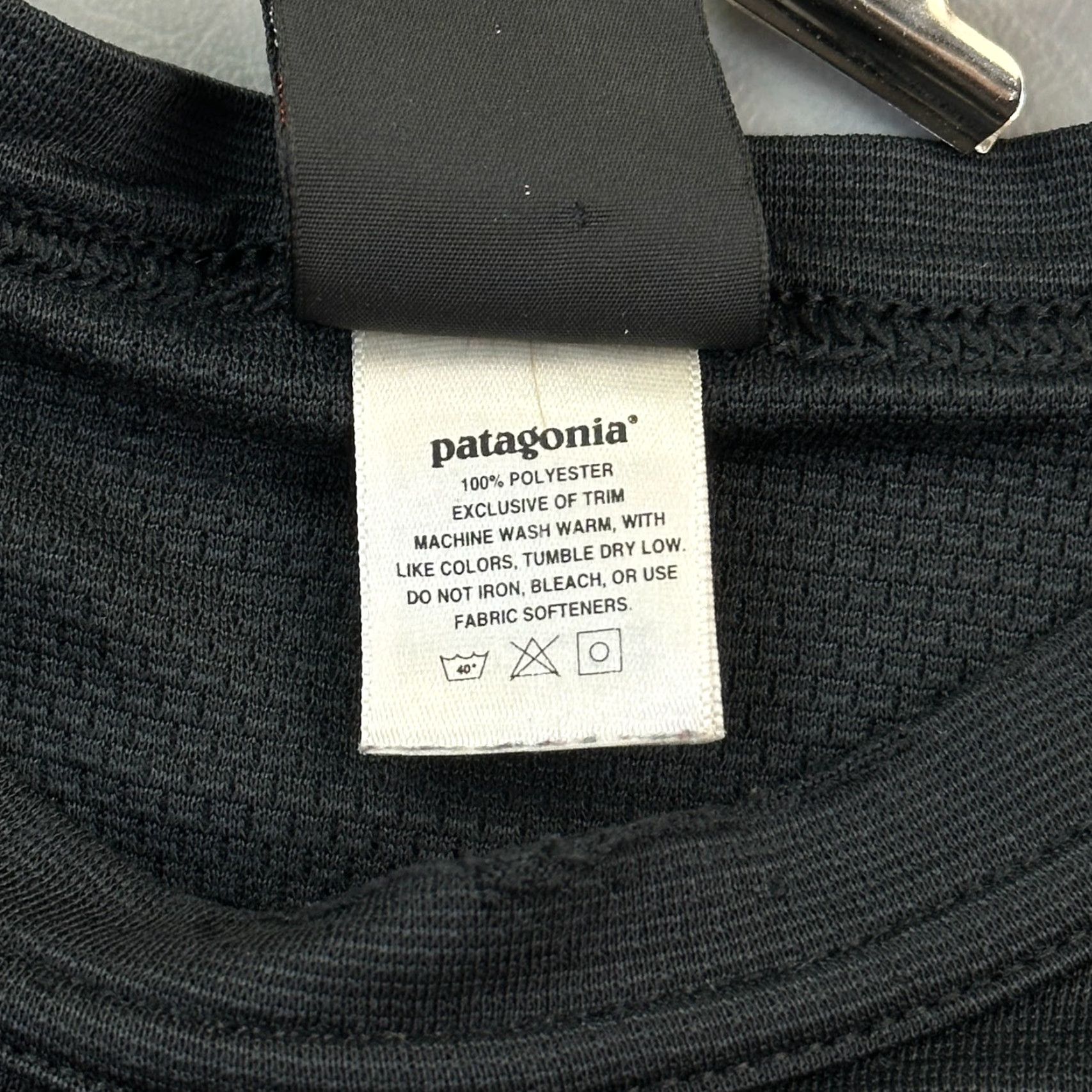 Patagonia VINTAGE Patagonia Capilene Shirt Mens Large Black Long Sleeve Baselayer USA Made Size US L / EU 52-54 / 3 - 7 Thumbnail