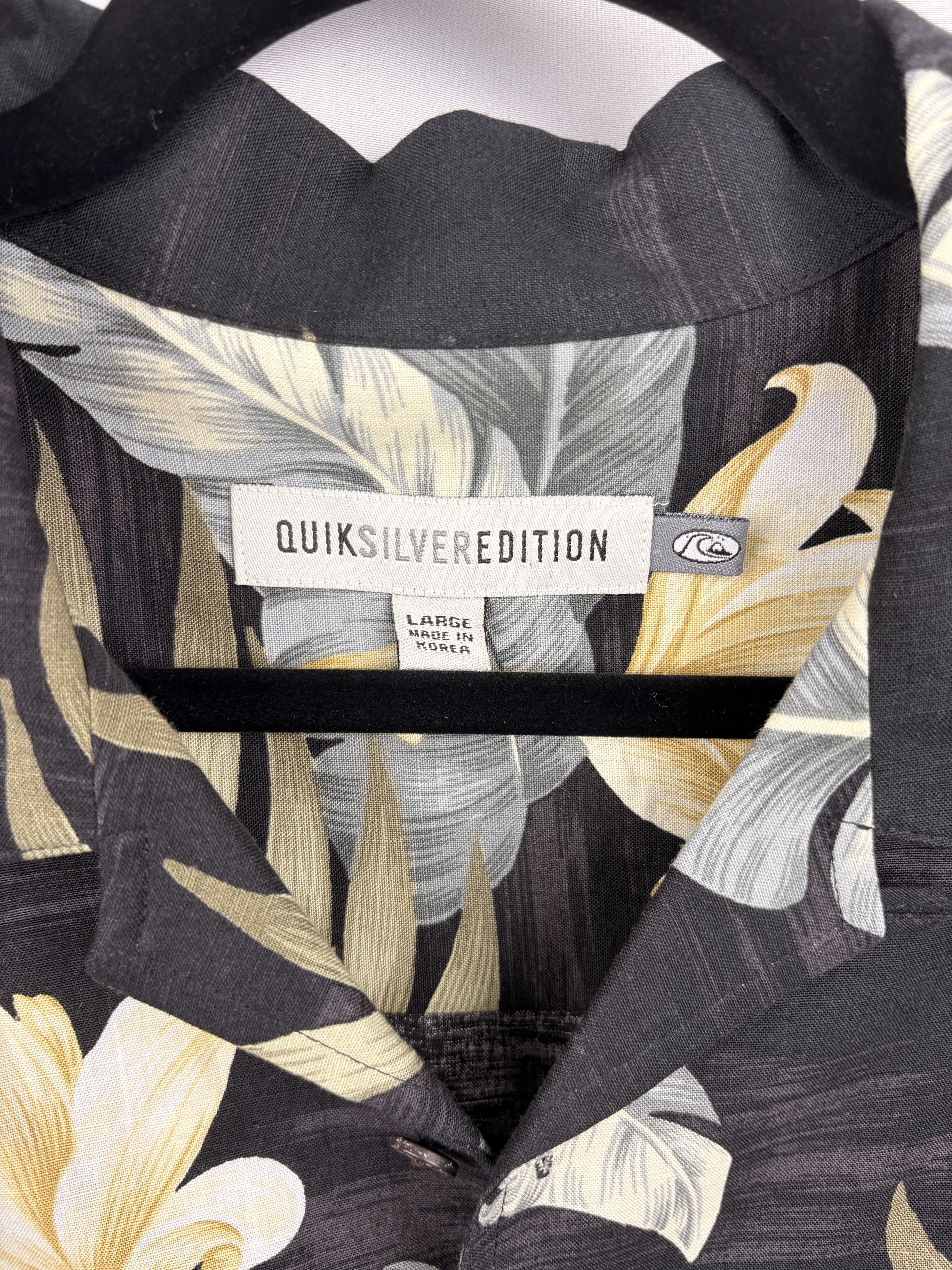 Quiksilver Men’s Quiksilver Edition Hawaiian Shirt Black Floral Leaf Size US L / EU 52-54 / 3 - 4 Thumbnail