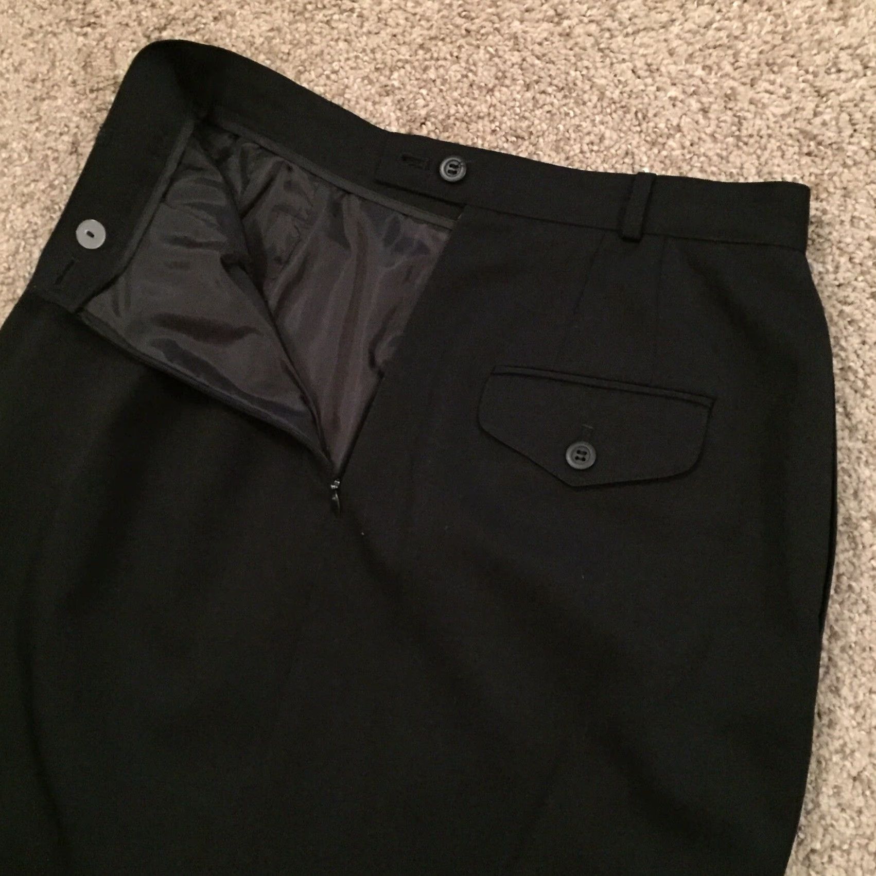 Liz Claiborne Claiborne Skirt Women Size 10 Black Midi Pleated Pencil Lined Wool) Size 32" / US 10 / IT 46 - 7 Thumbnail