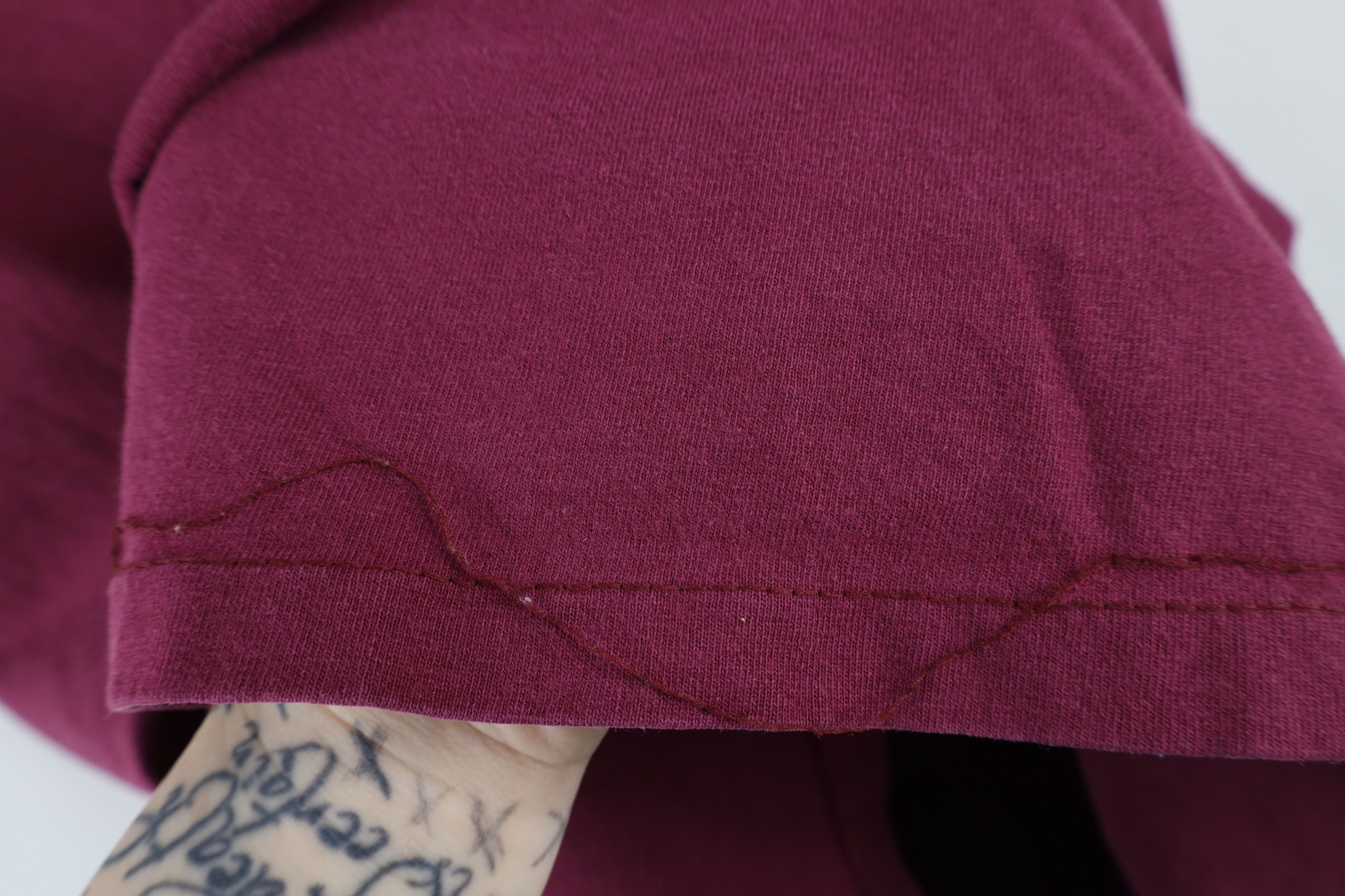 Vintage Vintage 90s Streetwear Faded Blank Cotton T-Shirt Maroon Size US L / EU 52-54 / 3 - 4 Thumbnail