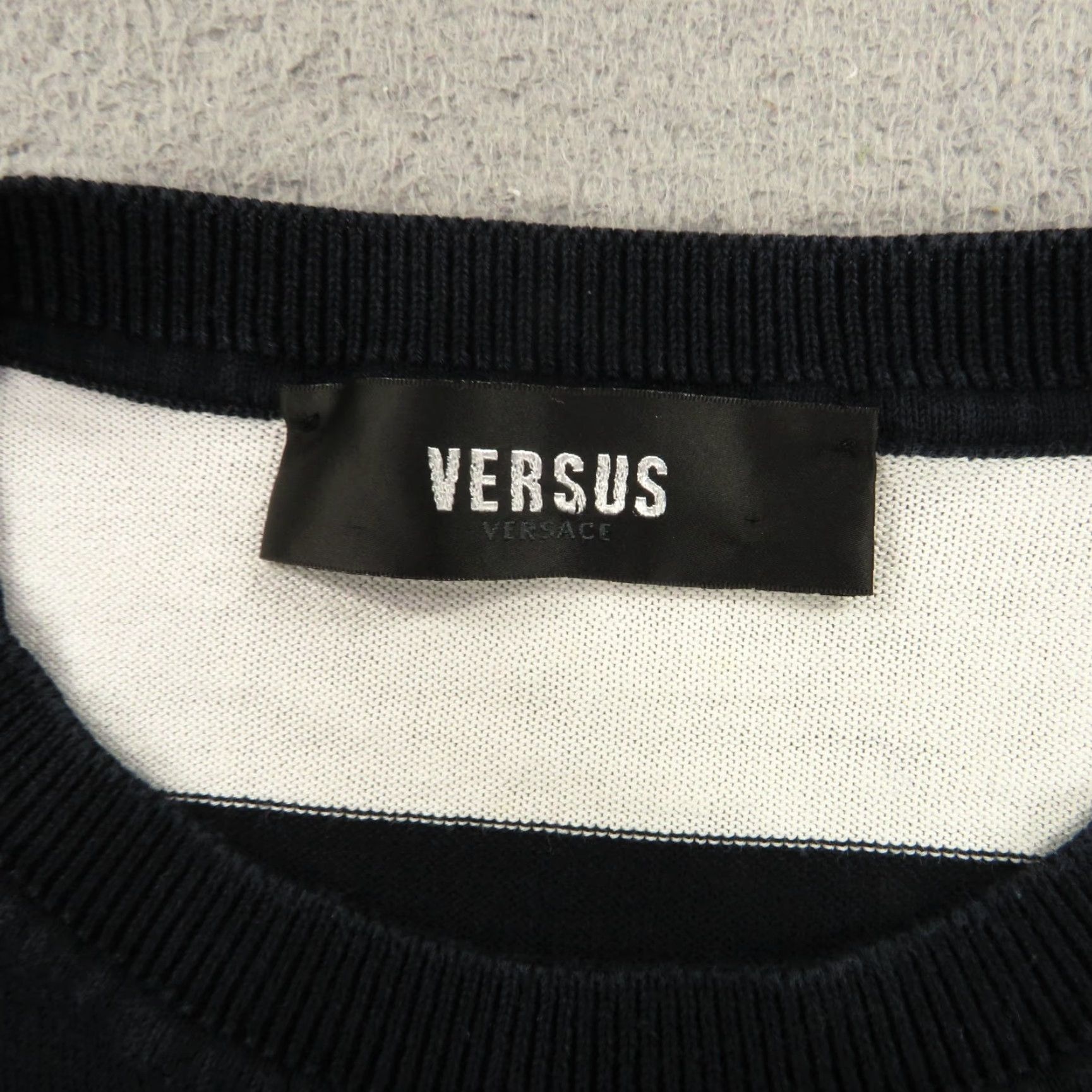 Versace Versace Versus Sweater Mens L Lightweight Crewneck Italian Pullover Jumper Knit Solid Black Size US L / EU 52-54 / 3 - 4 Thumbnail