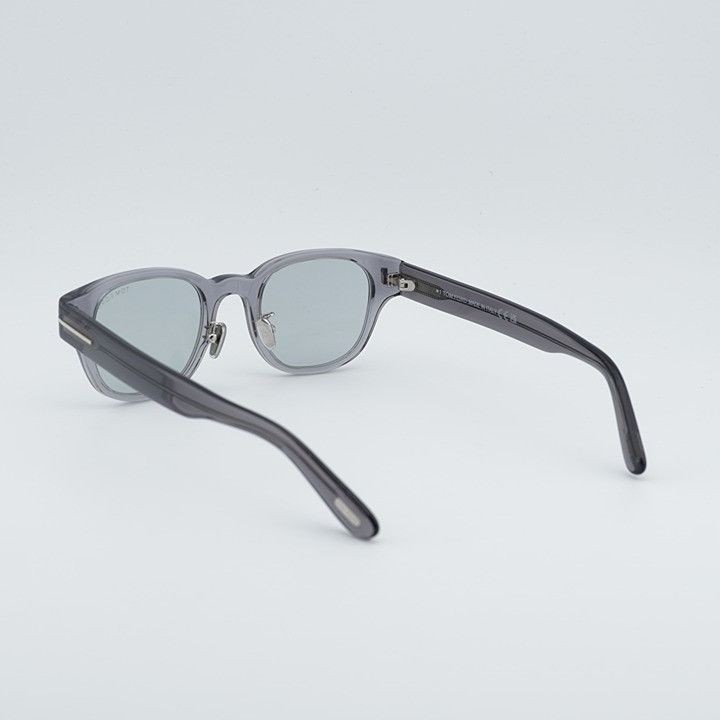 Tom Ford FT1041-D 20A Sunglasses Grey Square Frame display picture 2