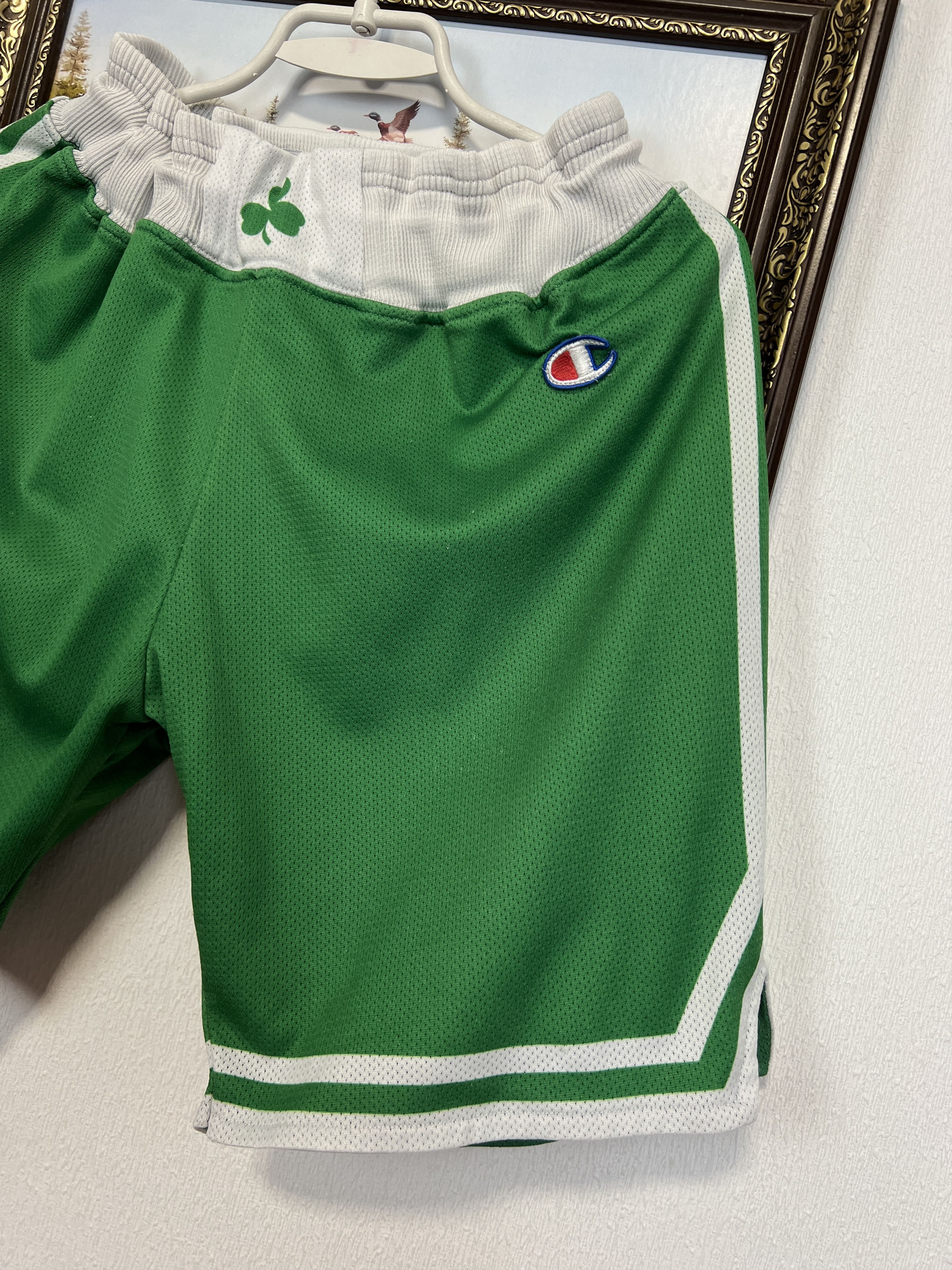 Champion Vintage 90's Champion Boston Celtics NBA Shorts Rare Hype Size US 30 / EU 46 - 2 Thumbnail