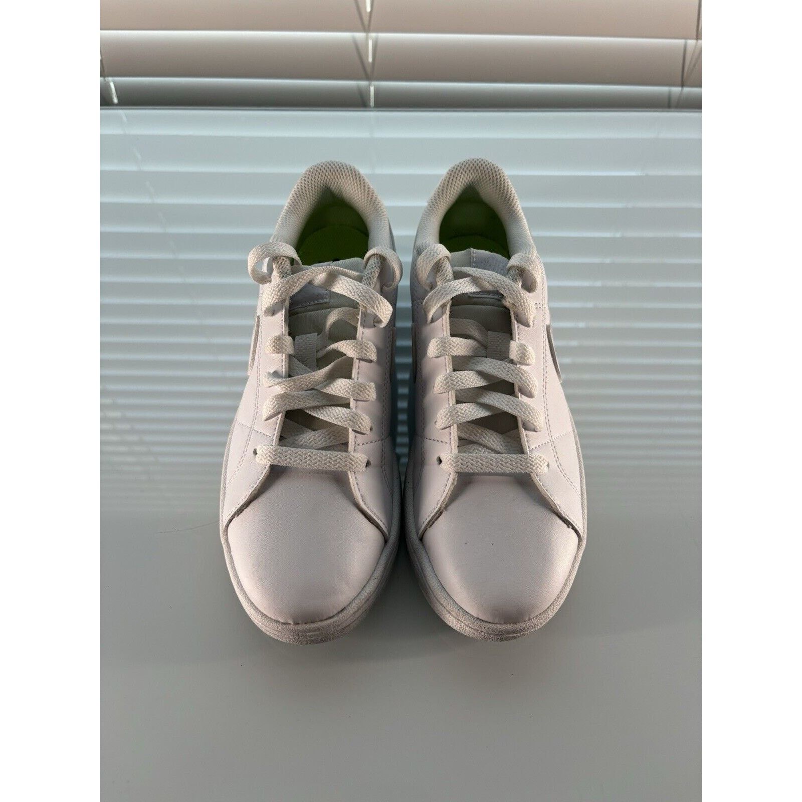 Nike Nike Court Royale 2 White Leather Sneaker Shoes (5.5y) Size US 5.5 / EU 38 - 2 Thumbnail