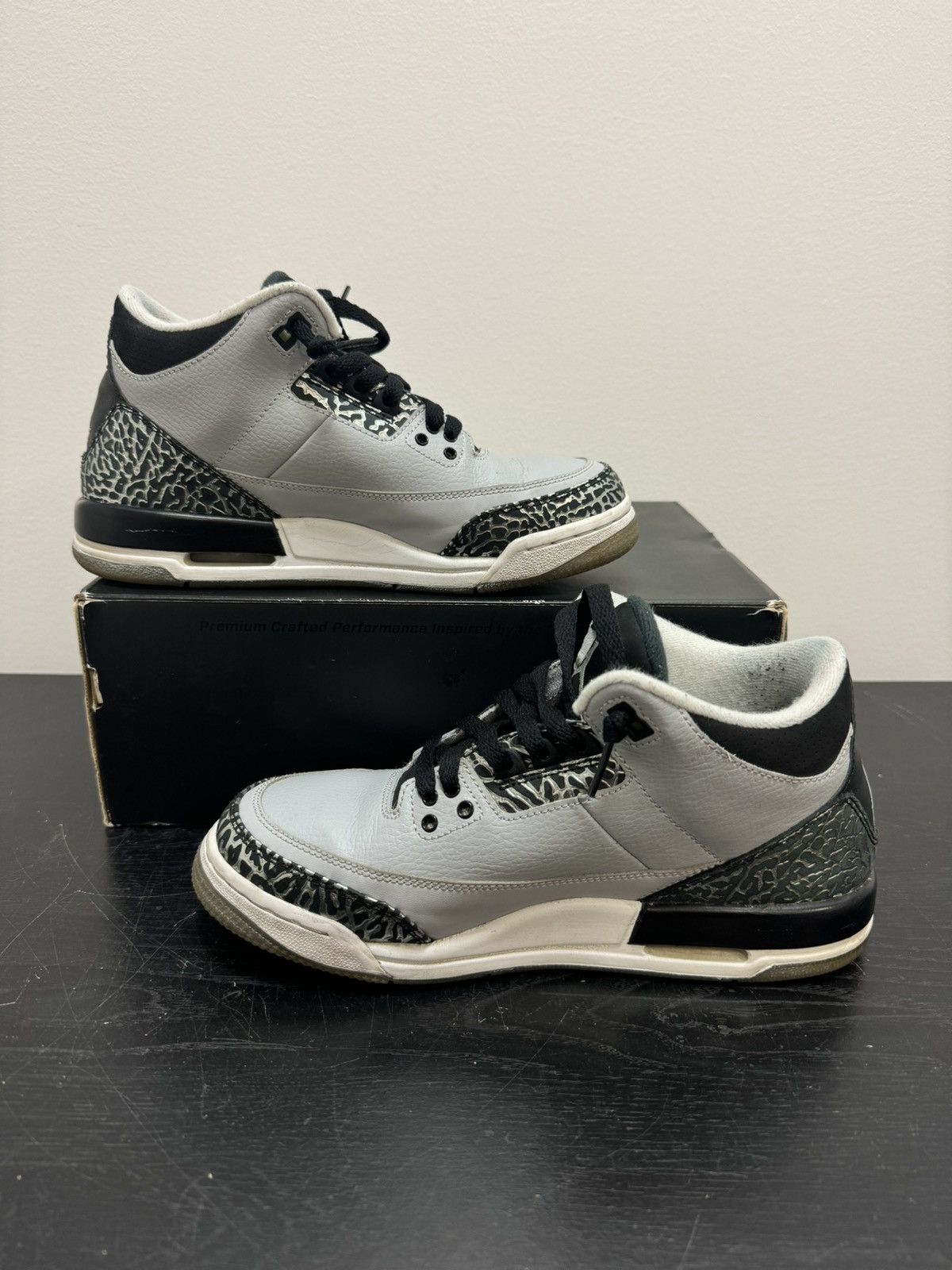 Jordan Brand Jordan 3 wolf grey (gs) Size US 7 / EU 40 - 2 Thumbnail