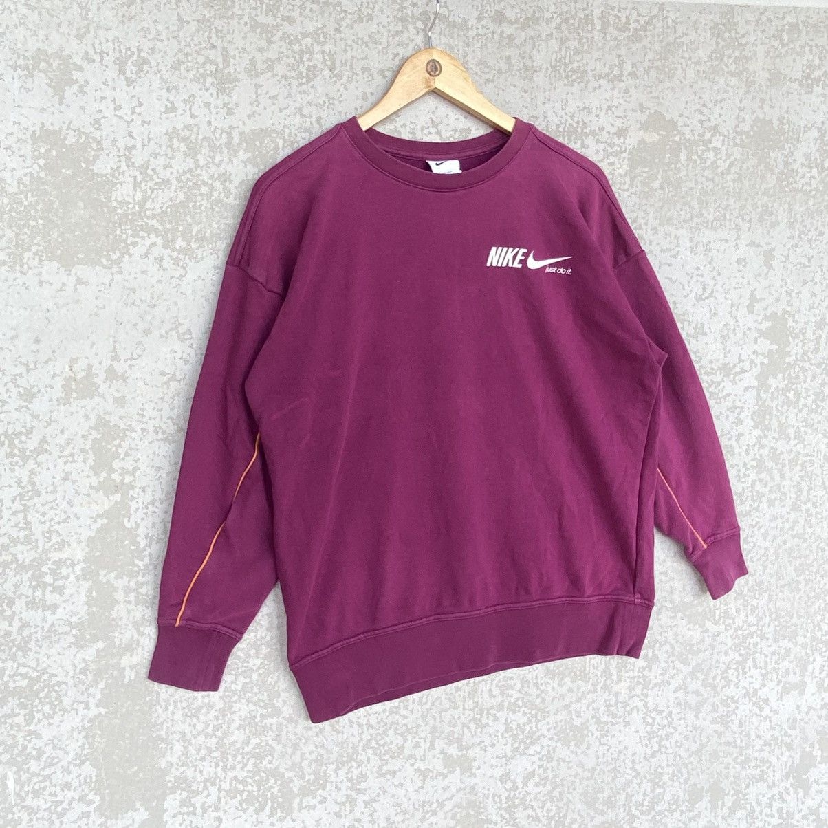 Other Vintage Nike Small Embroidered Crewneck Sweatshirt Purple Size US M / EU 48-50 / 2 - 3 Thumbnail