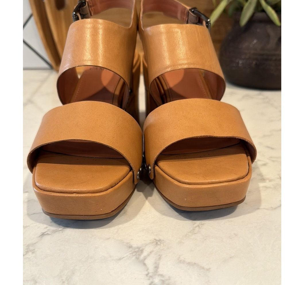 Vince Camuto Vince Camuto studded tan nude wood clog leather retro sz 7.5 Size US 7.5 / IT 37.5 - 4 Thumbnail