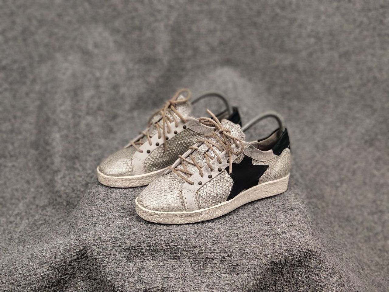 A.S.98 A.S.98 Airstep Design Silver Leather Low Top Lace Sneakers Size US 9 / IT 39 - 9 Thumbnail