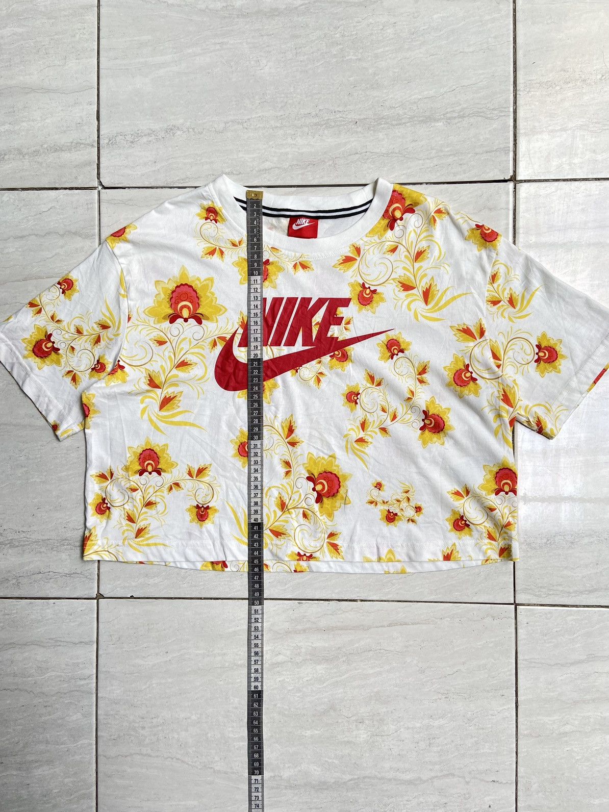 Nike NIKE Flower Patterned Crop Top T-Shirt Size US M / EU 48-50 / 2 - 2 Thumbnail