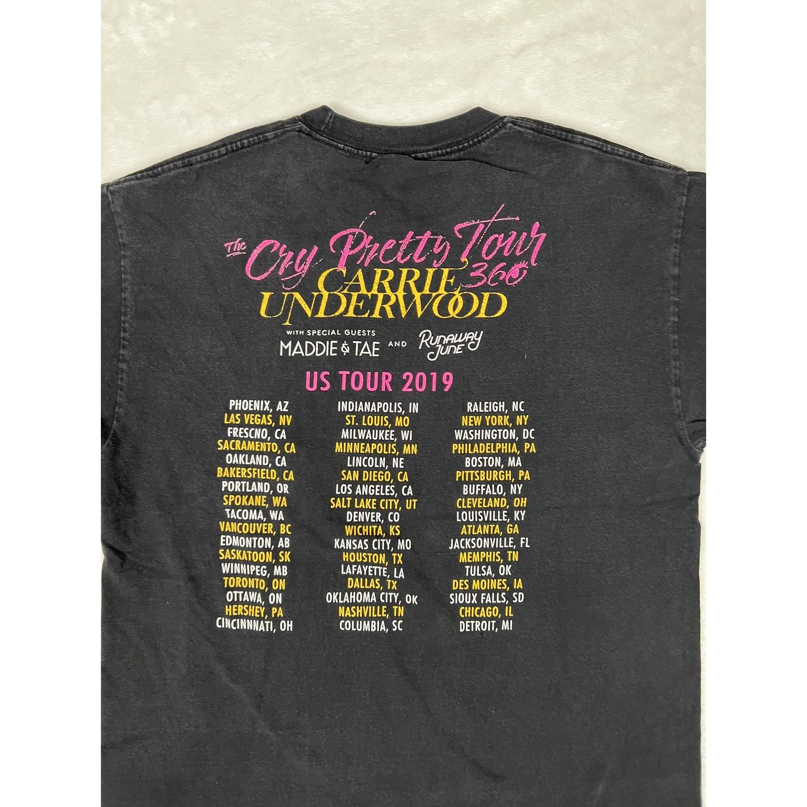 Other Carrie Underwood Cry Pretty 360 Tour Shirt Mens Large Black Size US L / EU 52-54 / 3 - 9 Thumbnail