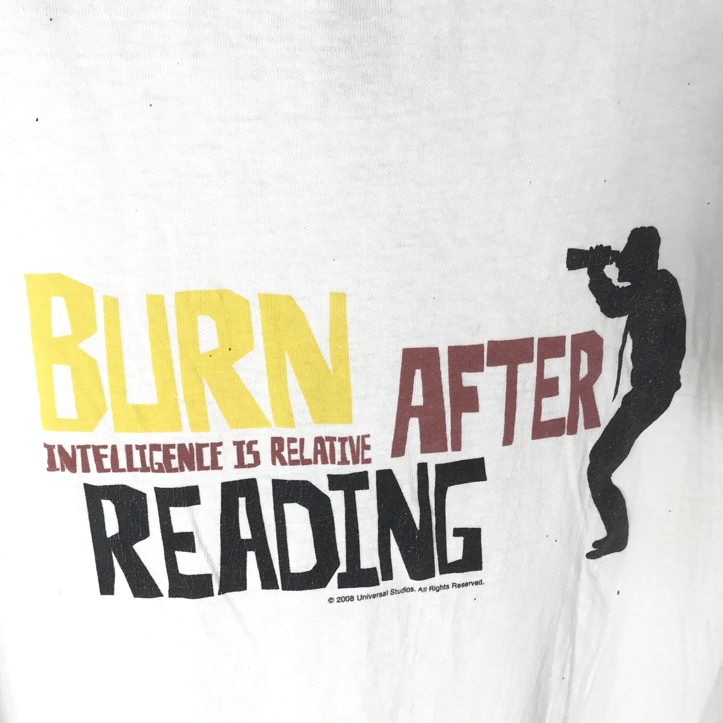 Vintage Vintage burn after reading Brad Pitt Movie Promo T-shirt L Size US XL / EU 56 / 4 - 7 Thumbnail