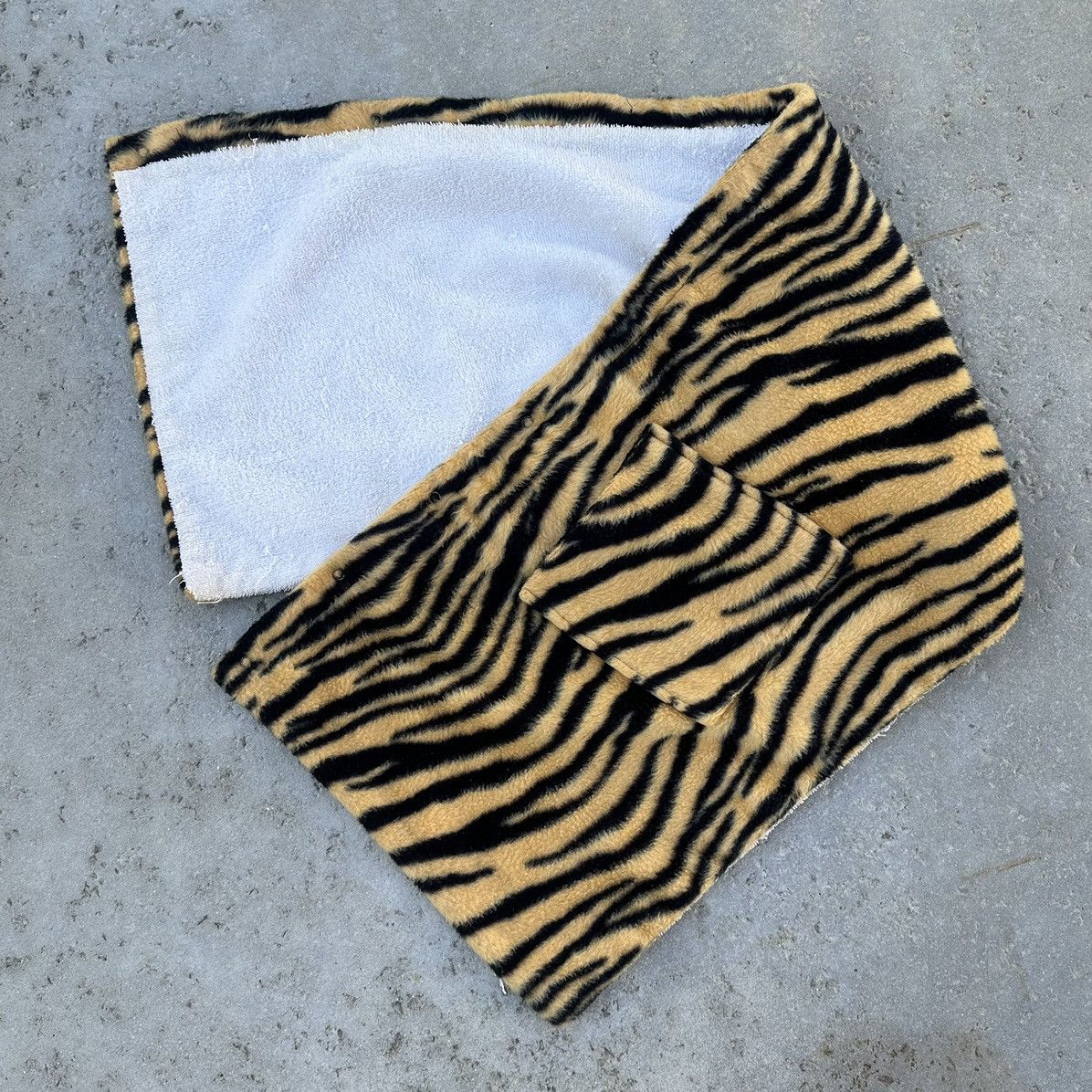 Other VTG 70’s Terry Cloth Tiger Print Button Snap Towel Skirt Size 32" / US 10 / IT 46 - 4 Thumbnail