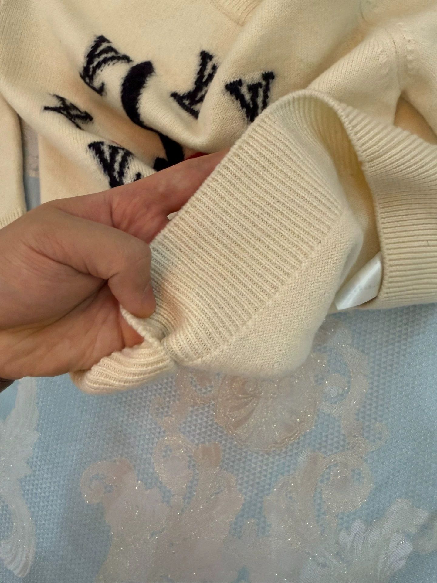 Louis Vuitton LV Clock Big Logo Pure Wool Sweater S (Oversized) Size US S / EU 44-46 / 1 - 7 Thumbnail
