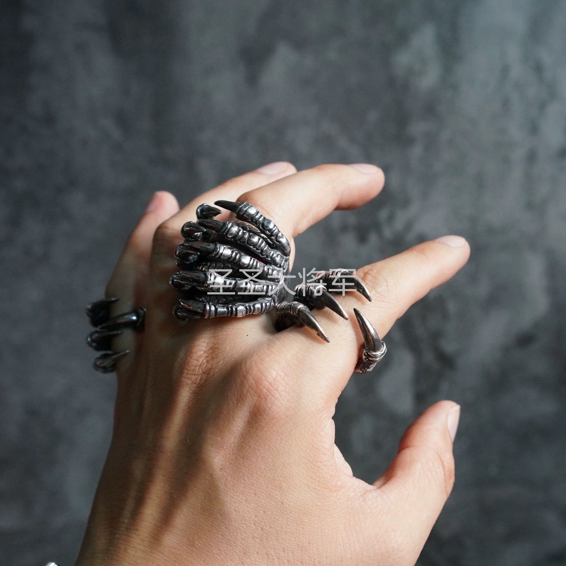 KD2024 KD2024 Distressed Dragon Claw 14+20 Ring - Dark Apocalyptic Size ONE SIZE - 5 Thumbnail