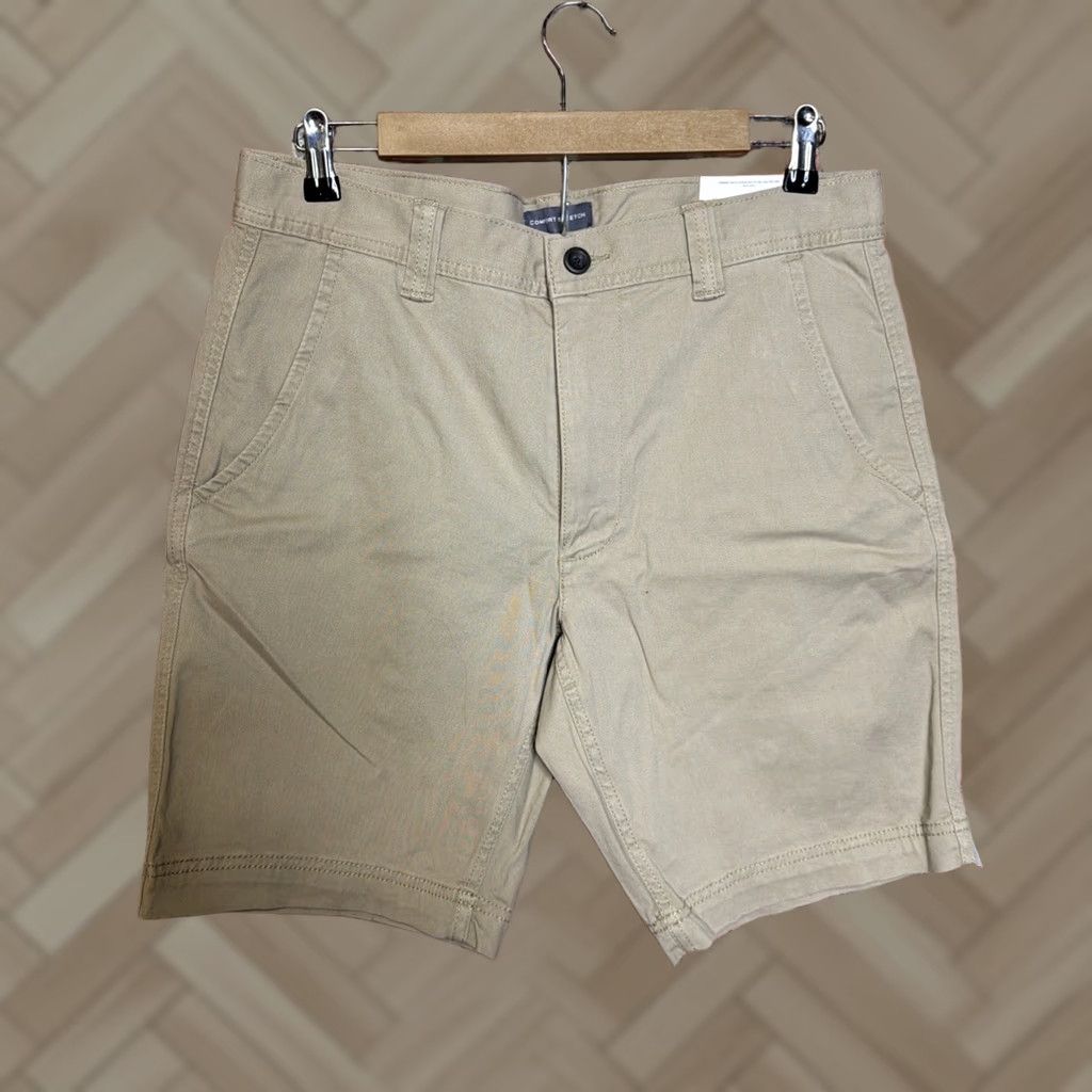 Vintage St. John's Bay Performance Stretch Beige Flat Front Shorts 32 NWT Mens Chino Cotton Stretch Casual Flat Front 10in Inseam Summer Spring Size US 32 / EU 48 - 1 Thumbnail