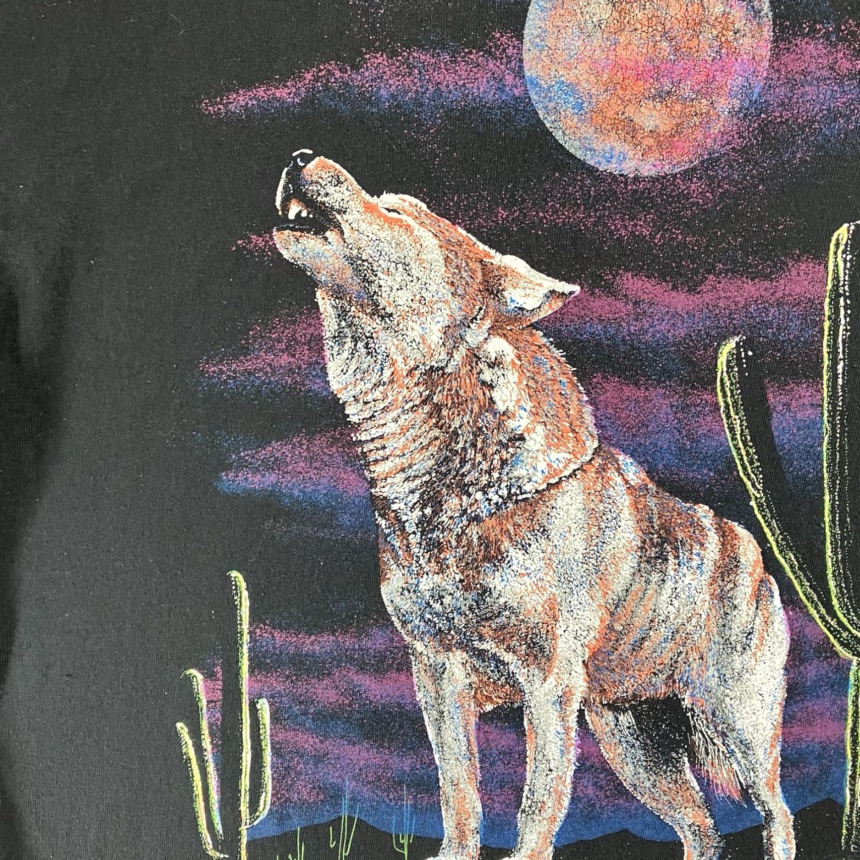 Elwood VINTAGE Hazelwood Shirt Mens XL Black Wolf Desert Moon Wrap Around Graphic Tee Size US XL / EU 56 / 4 - 6 Thumbnail