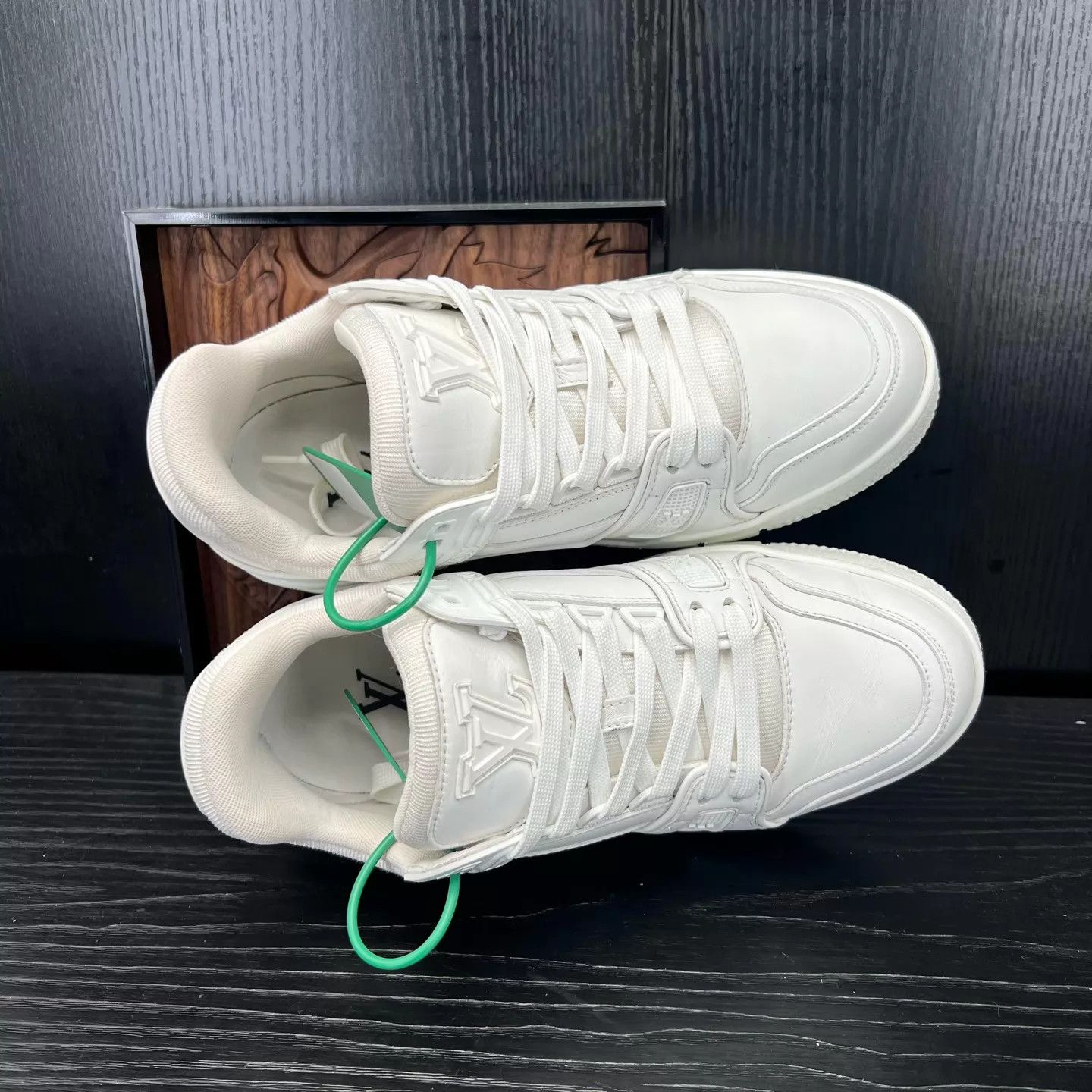 Louis Vuitton LV Trainer White Size 4 (EU 37) Size US 6.5 / IT 36.5 - 2 Thumbnail